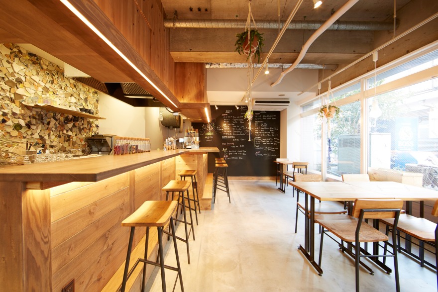 东京潮流地段的环保咖啡馆设计-2