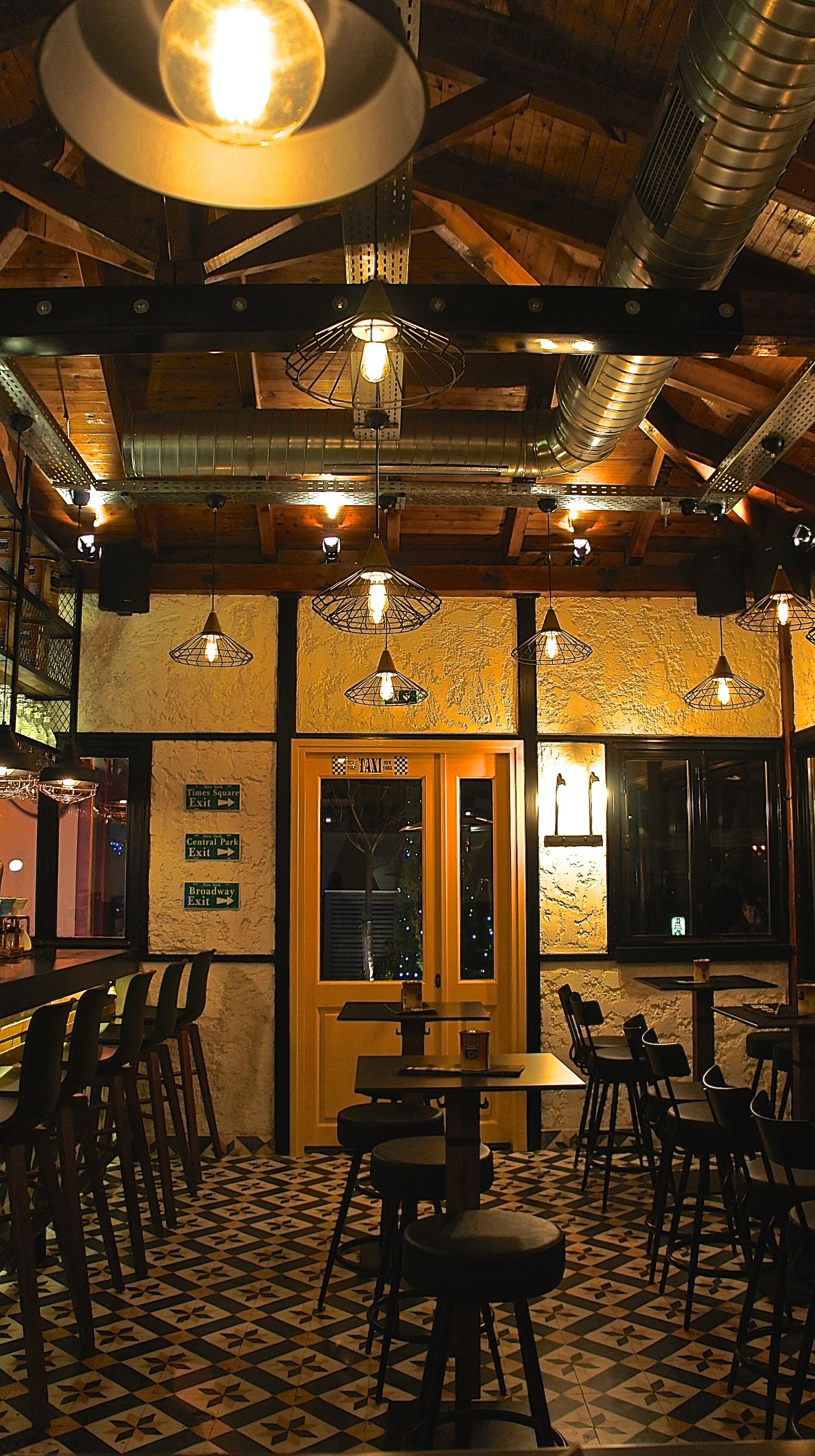 Es*co*bar 咖啡厅-1