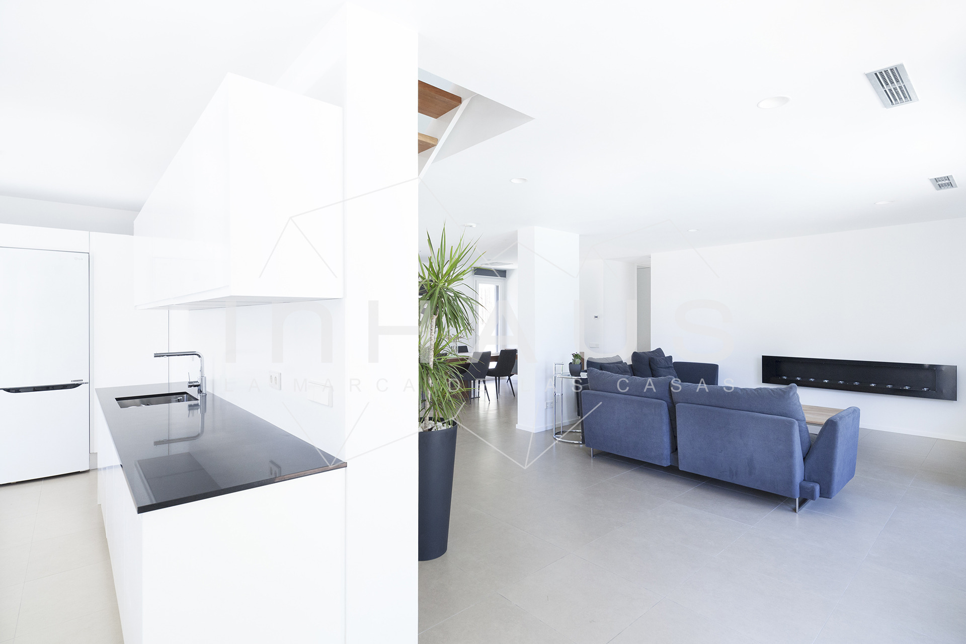 巴塞罗那简约现代模块化别墅-27