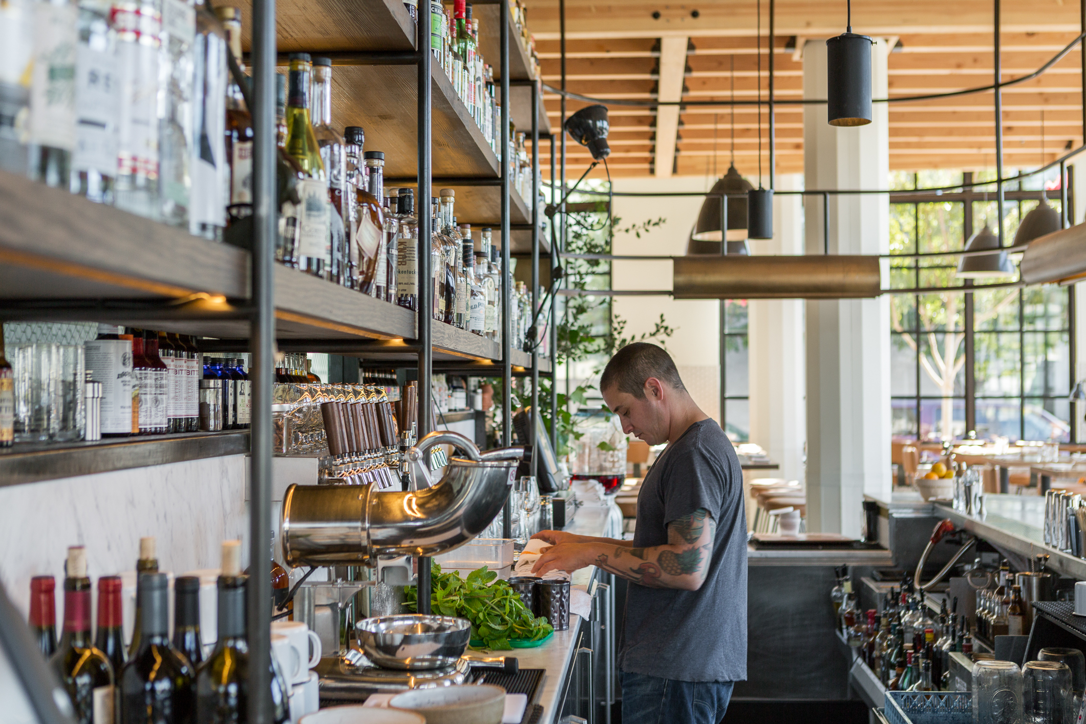 纳帕餐厅设计 | 融合古典与现代,展现加州风情-18