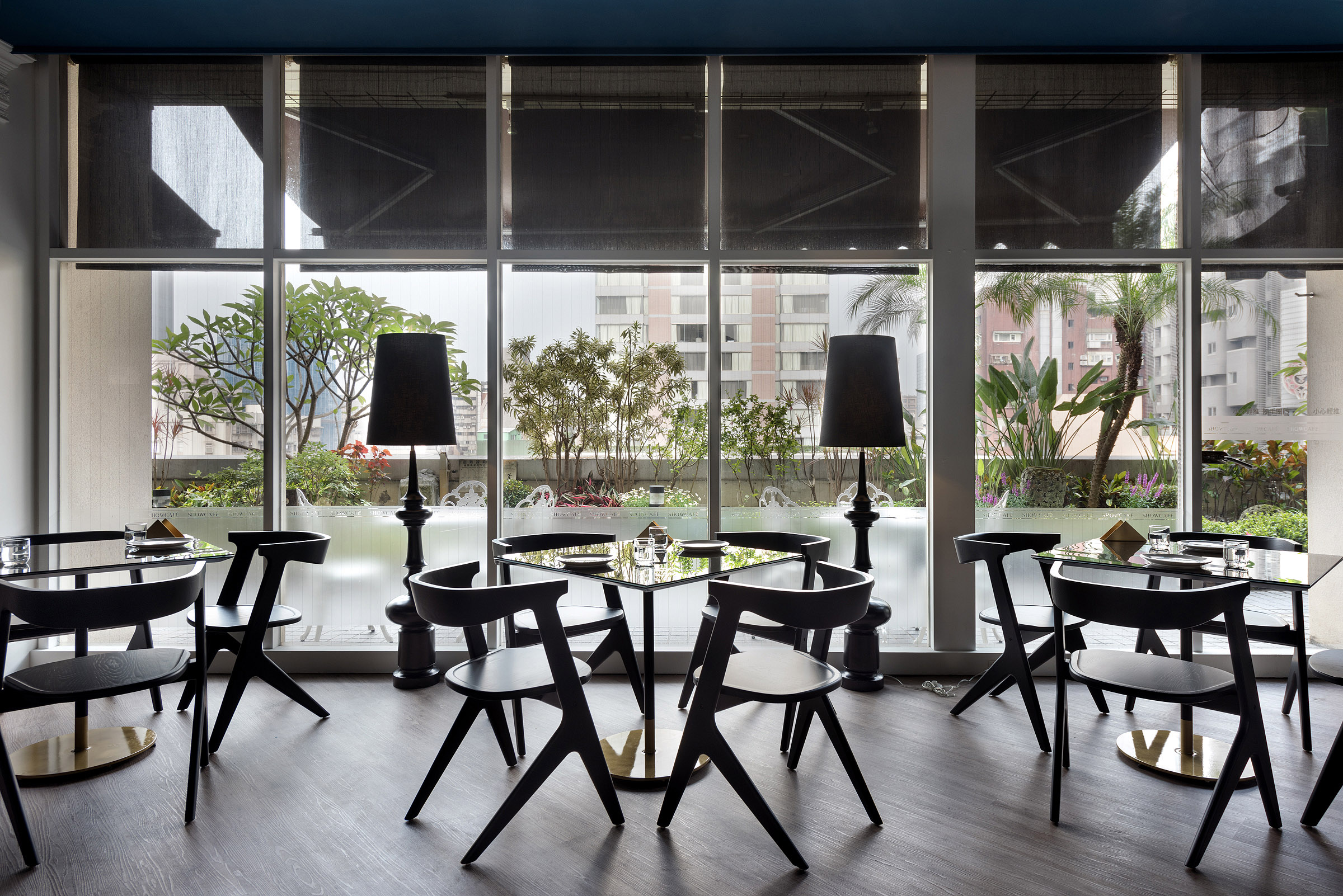 台北 Showtime 影院 Show Cafe' · 蓝色湖泊空间营造-5