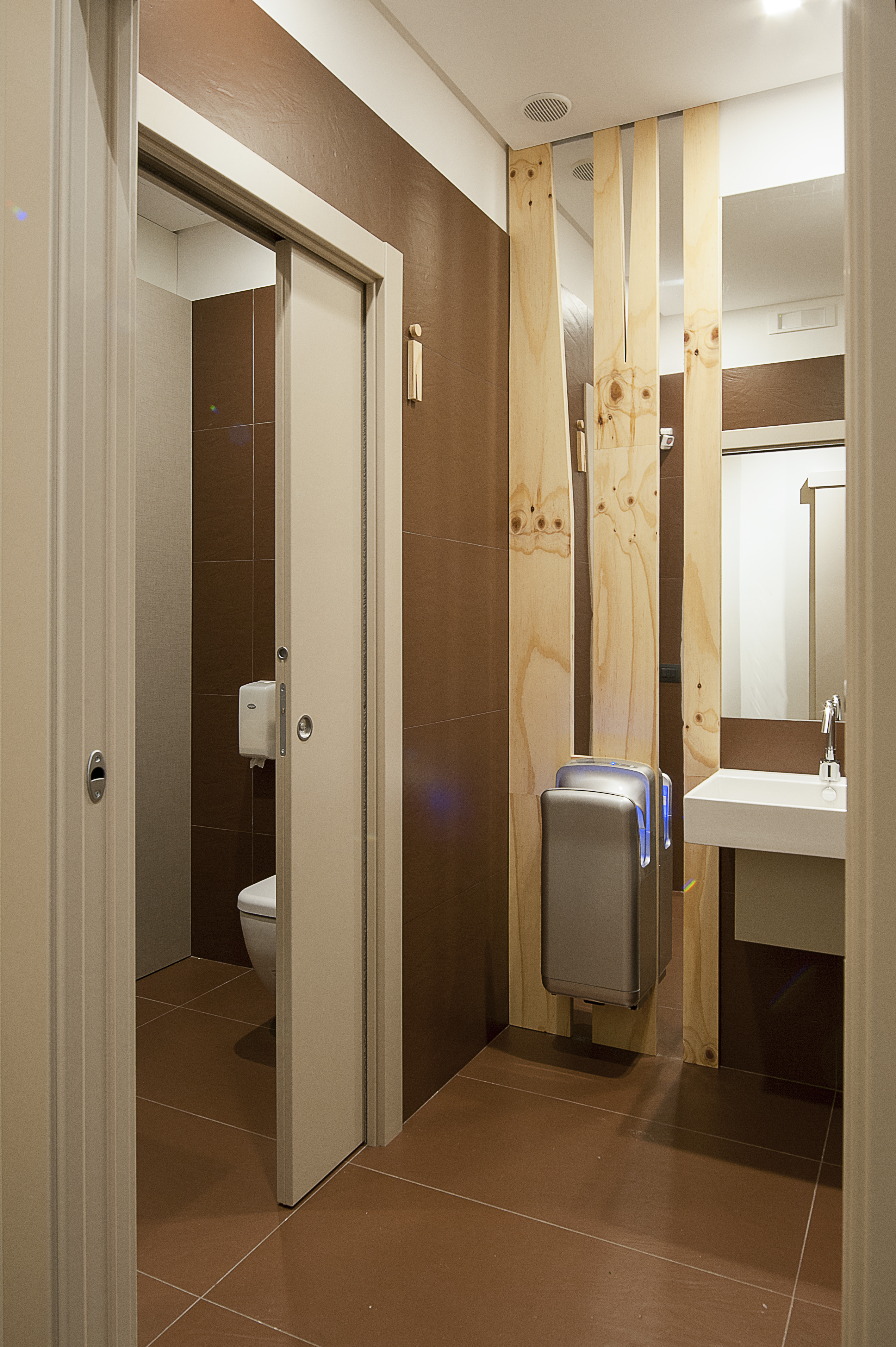 德国黑森林之韵 · BIETIGHEIM 餐厅设计-26