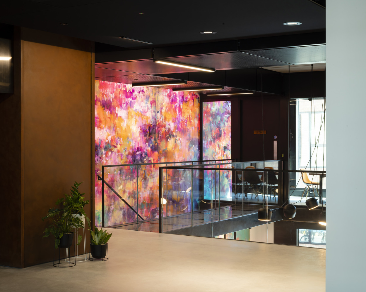 The Frames（砖,金属,玻璃的创意空间）-61