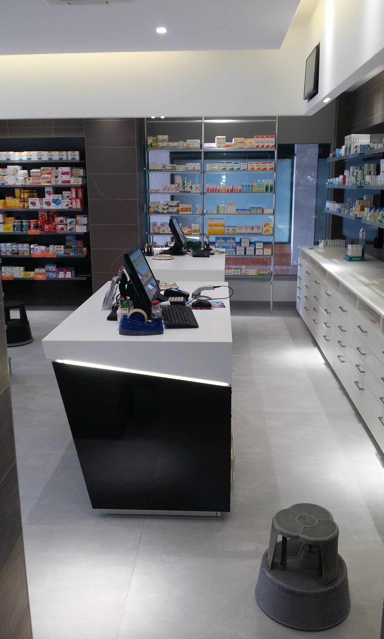 2014 年完成的 Dr.ssa. Spadaro 药店室内设计-12