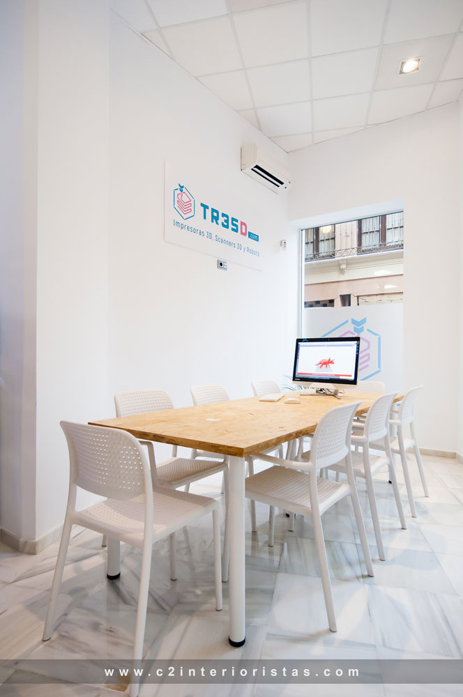 2017 年完成的 TR3SD 3D 打印机商店室内设计-1