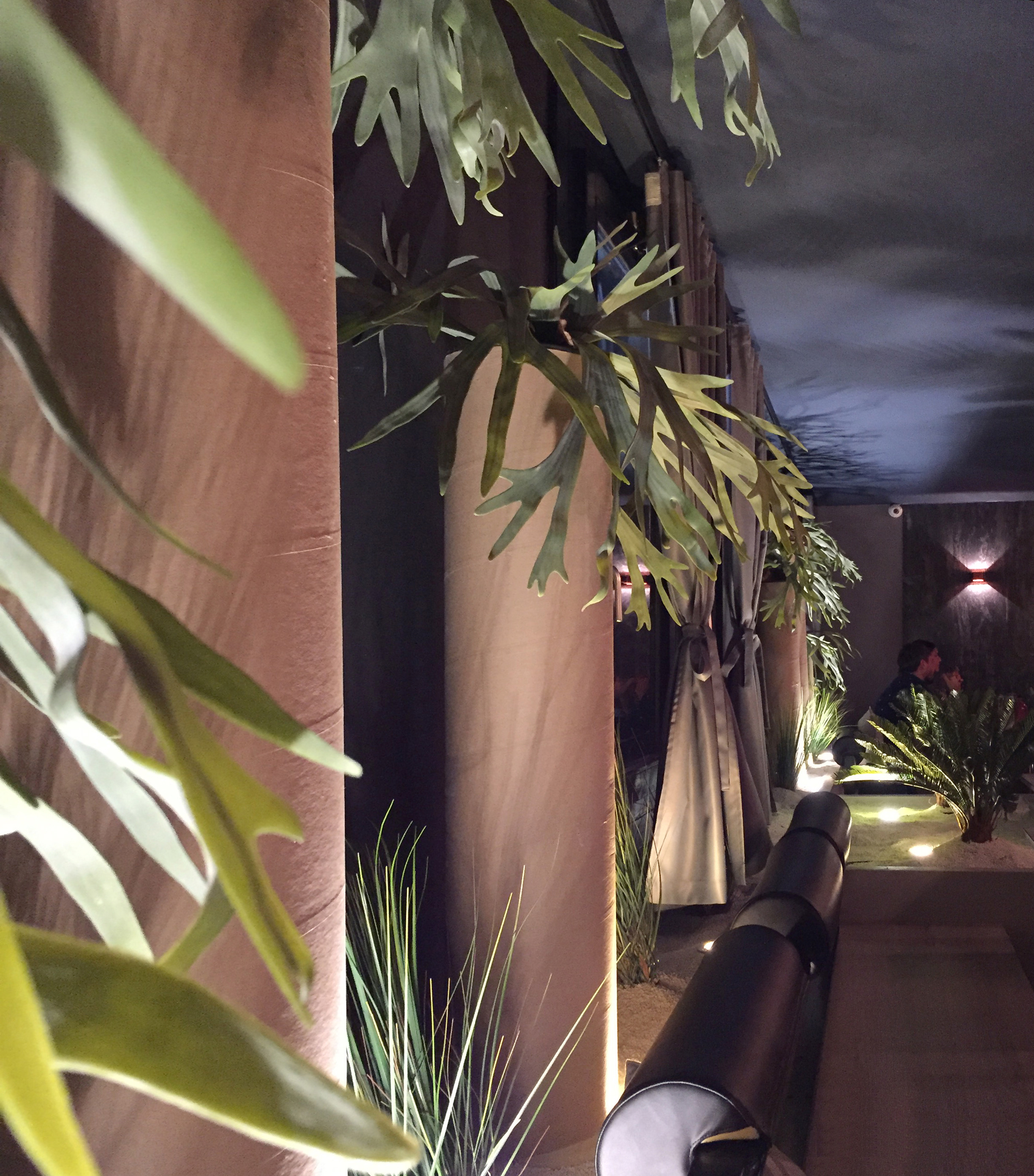 创意纸石纹卫生间，玫瑰金链条瓶架，惊艳的 YUMI 寿司体验-29