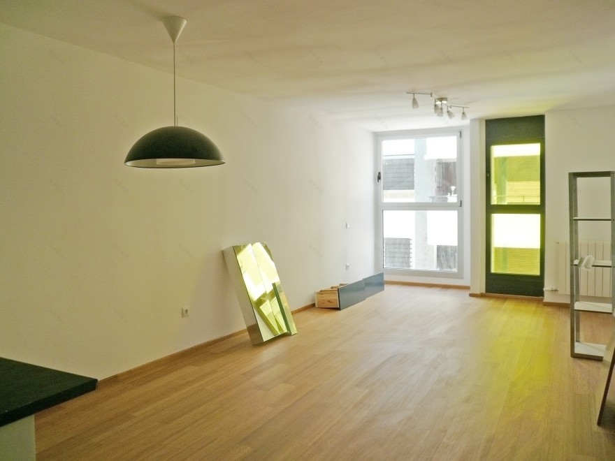 城市夹缝中的精致公寓楼-41