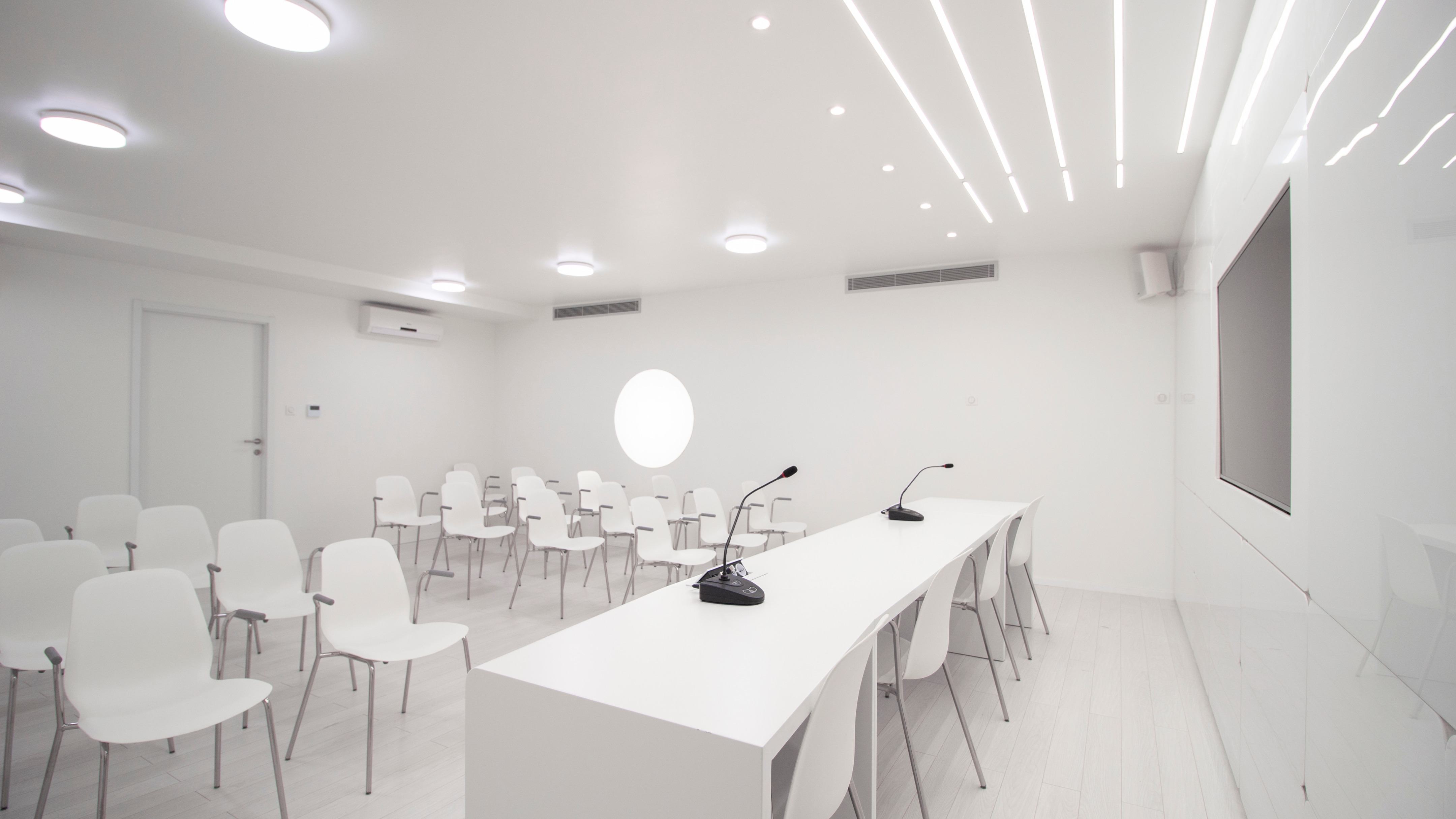 匈牙利 Sopron Basket 女子篮球队新更衣室设计-33