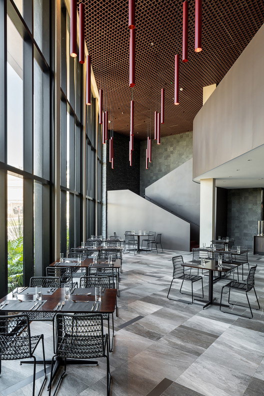 巴西 Ribeirão Preto 酒店的优雅与高效设计-6