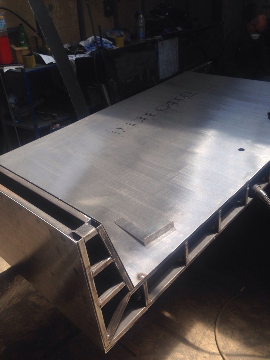 米兰奢华鞋履品牌 Racine Carrée 手工绘金钢精品店-1