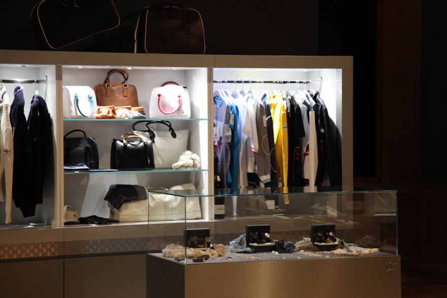 玛莎拉蒂山景休息室-13