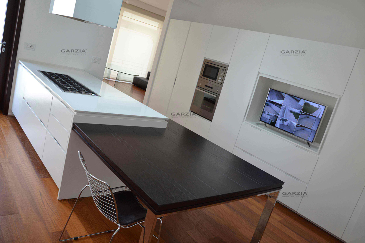 严苛现代厨房，木纹质感白橡木开放式厨房台面-0