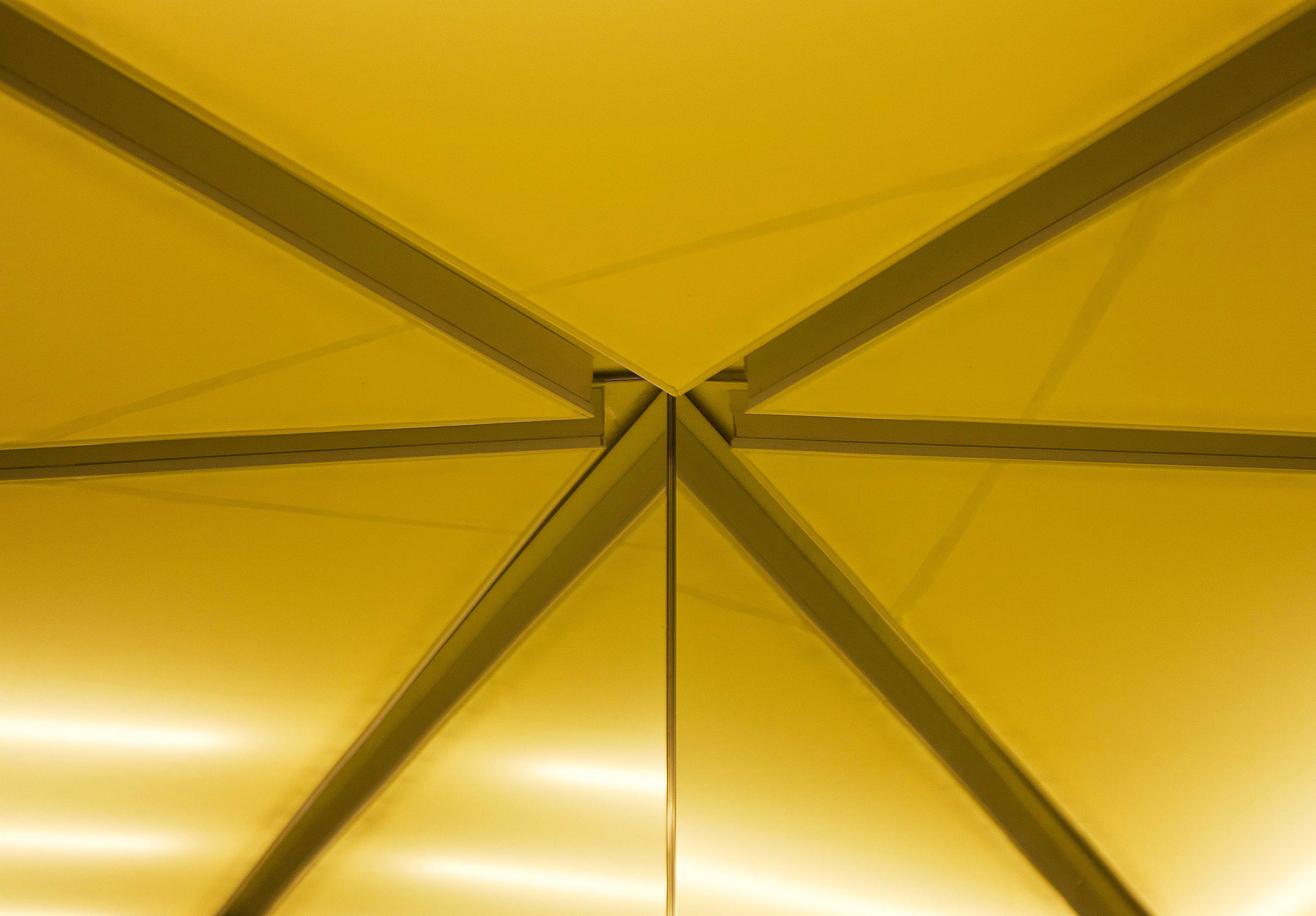 工业风 MISTERNUTRICIÓN 旗舰店，简约设计诠释 Santiago de Compostela-28