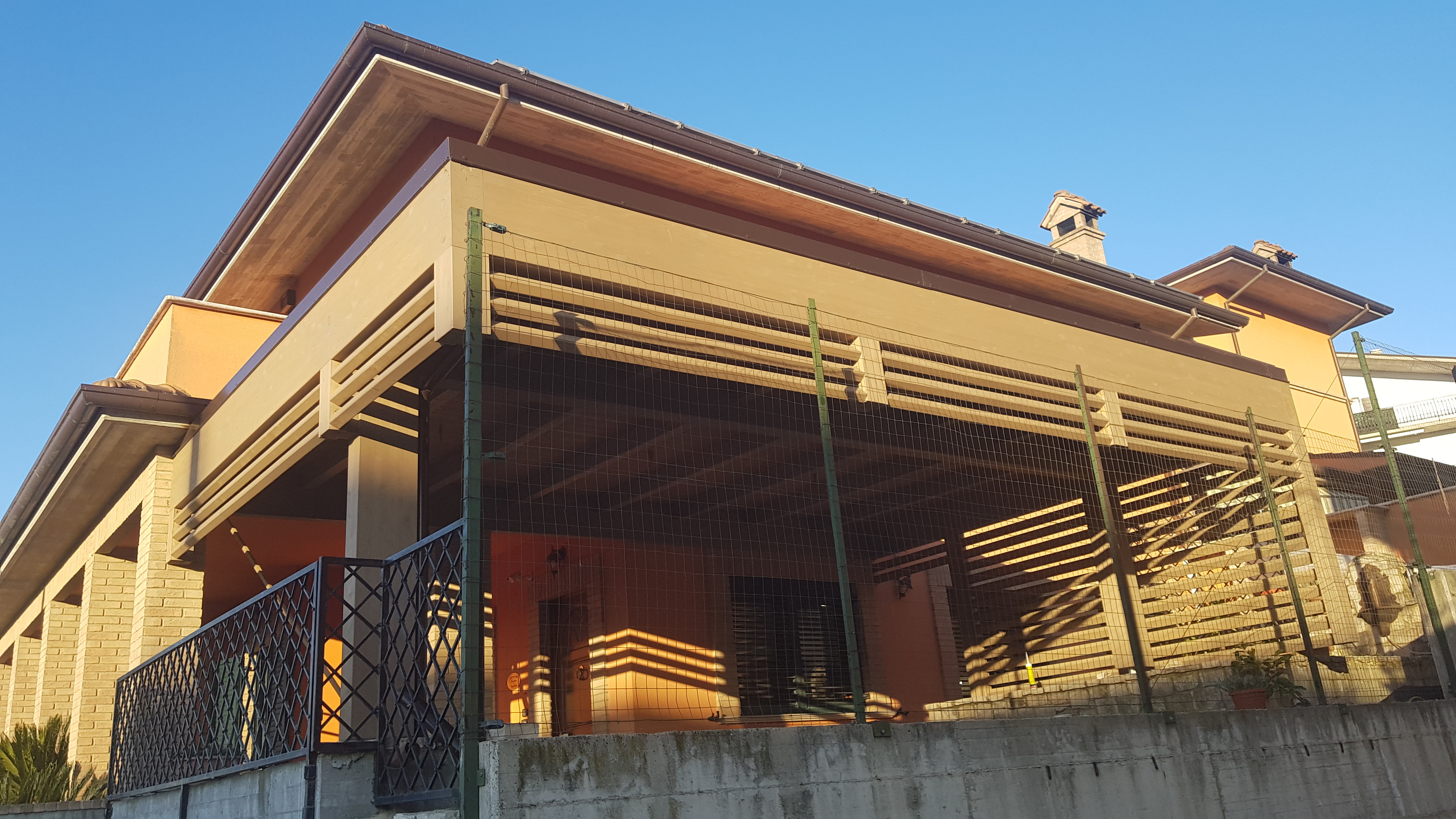 2019 年完成的独立住宅木结构顶部设计-14