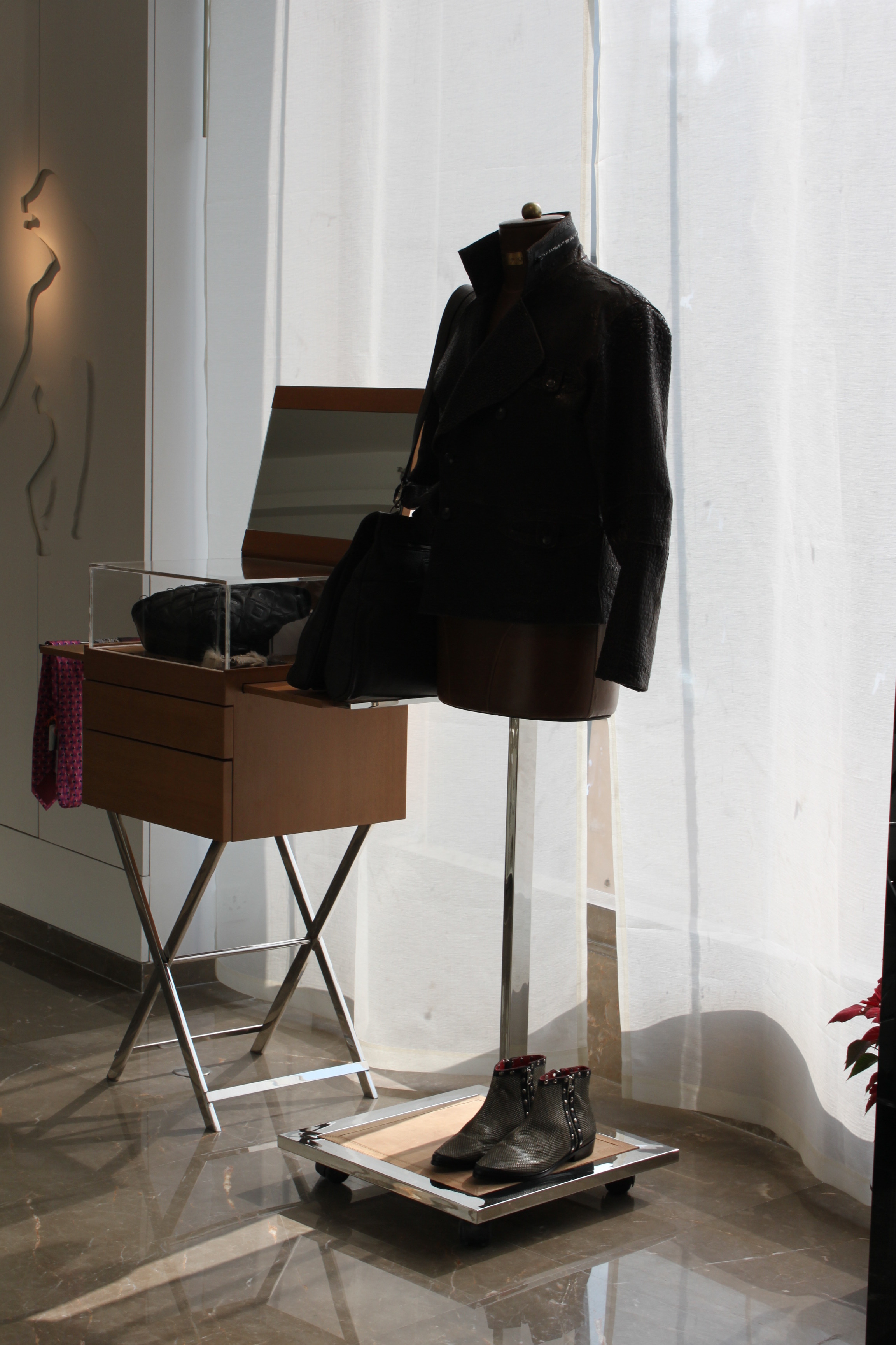 2013 年完成的莱科汉内·赫曼特展示厅室内设计-1