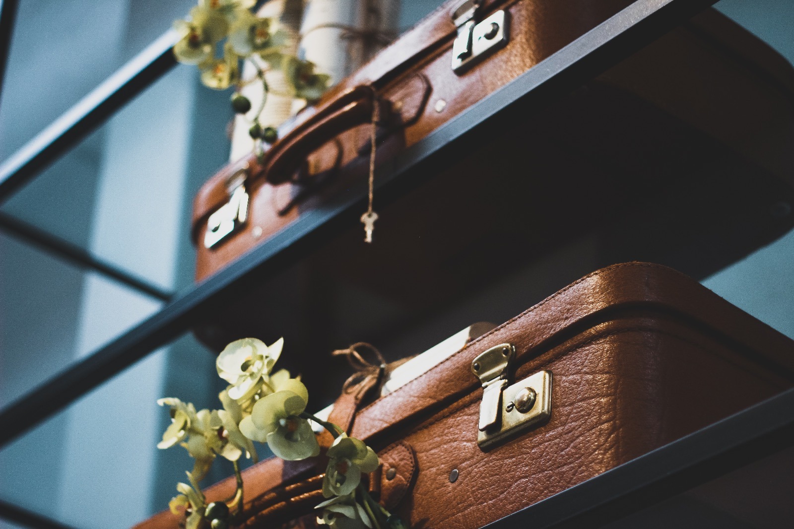 废弃工业建筑的时尚变身——Ghelfi 服装店室内设计-9