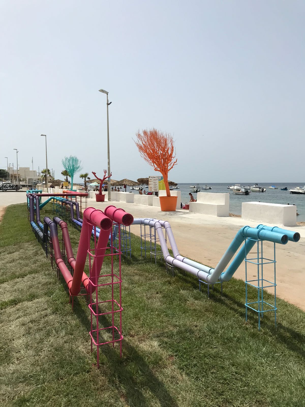 海市蜃楼般的“信息之瓶”——意大利 Petrosino 公共艺术装置-12