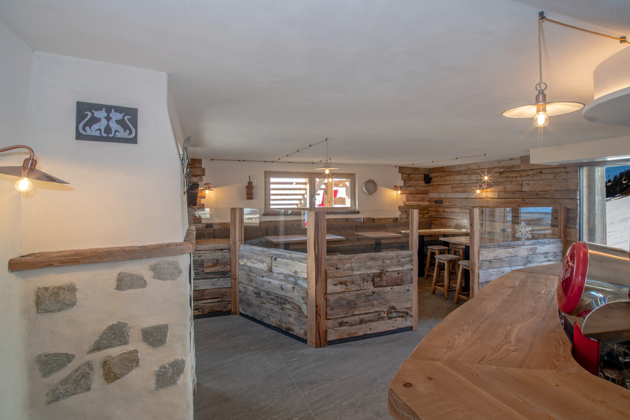 雪山之上的温馨猫舍——La Tana del Gatto 餐厅设计-1