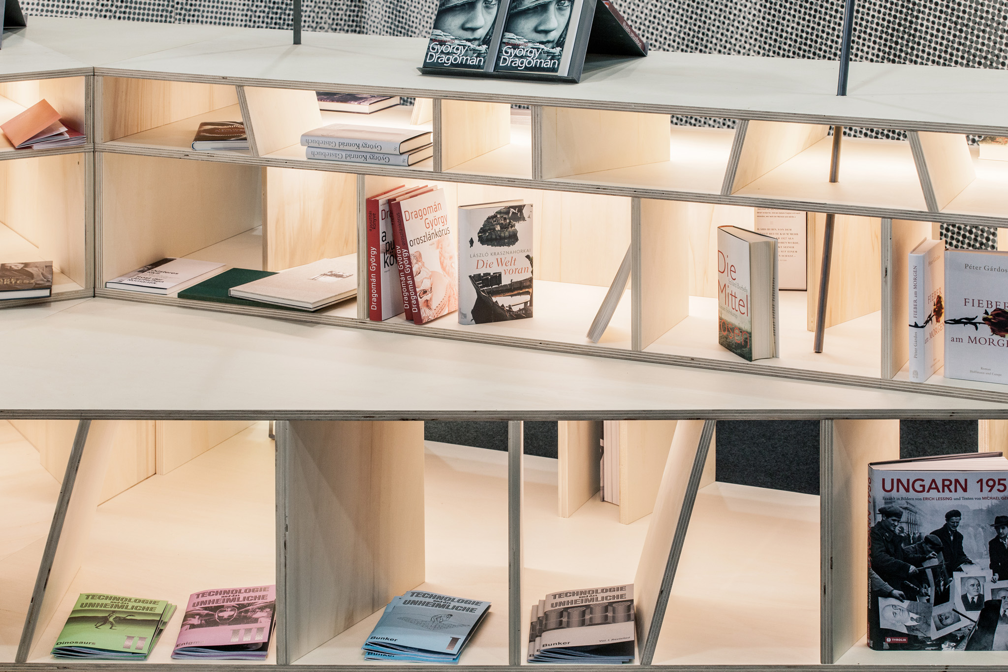 柏林巴黎学院匈牙利书展莱比锡展台-0