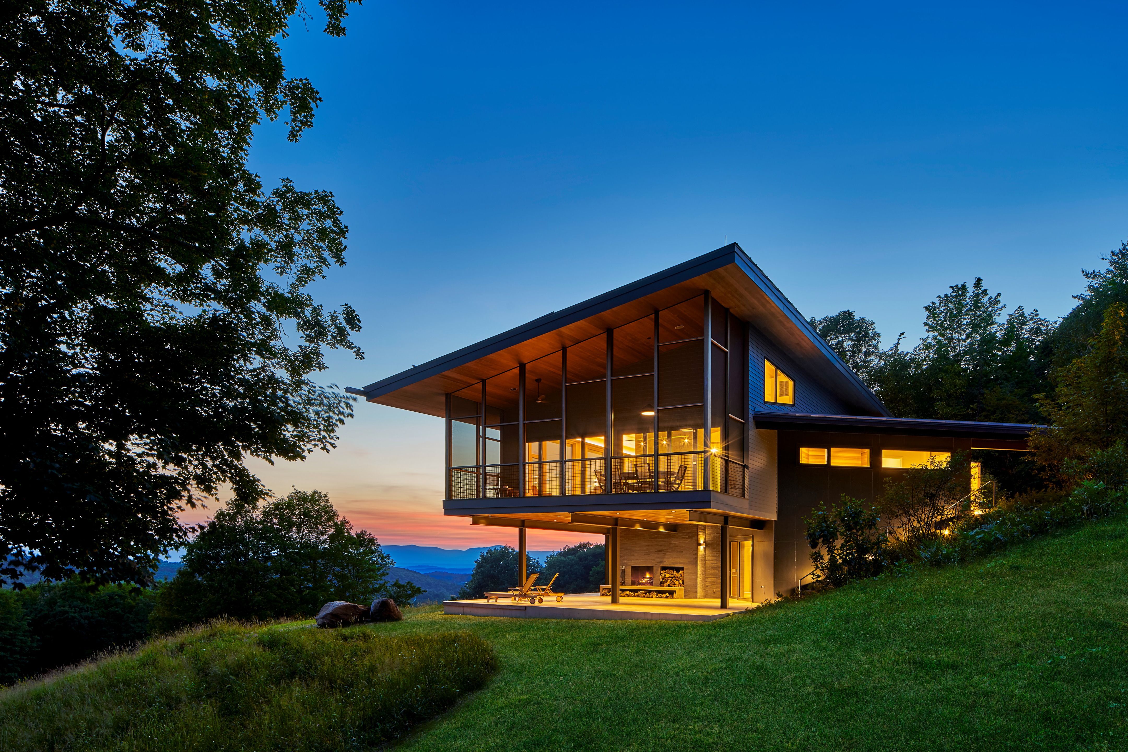 Hawksview | 悬浮在山坡上的多代共享家园-1