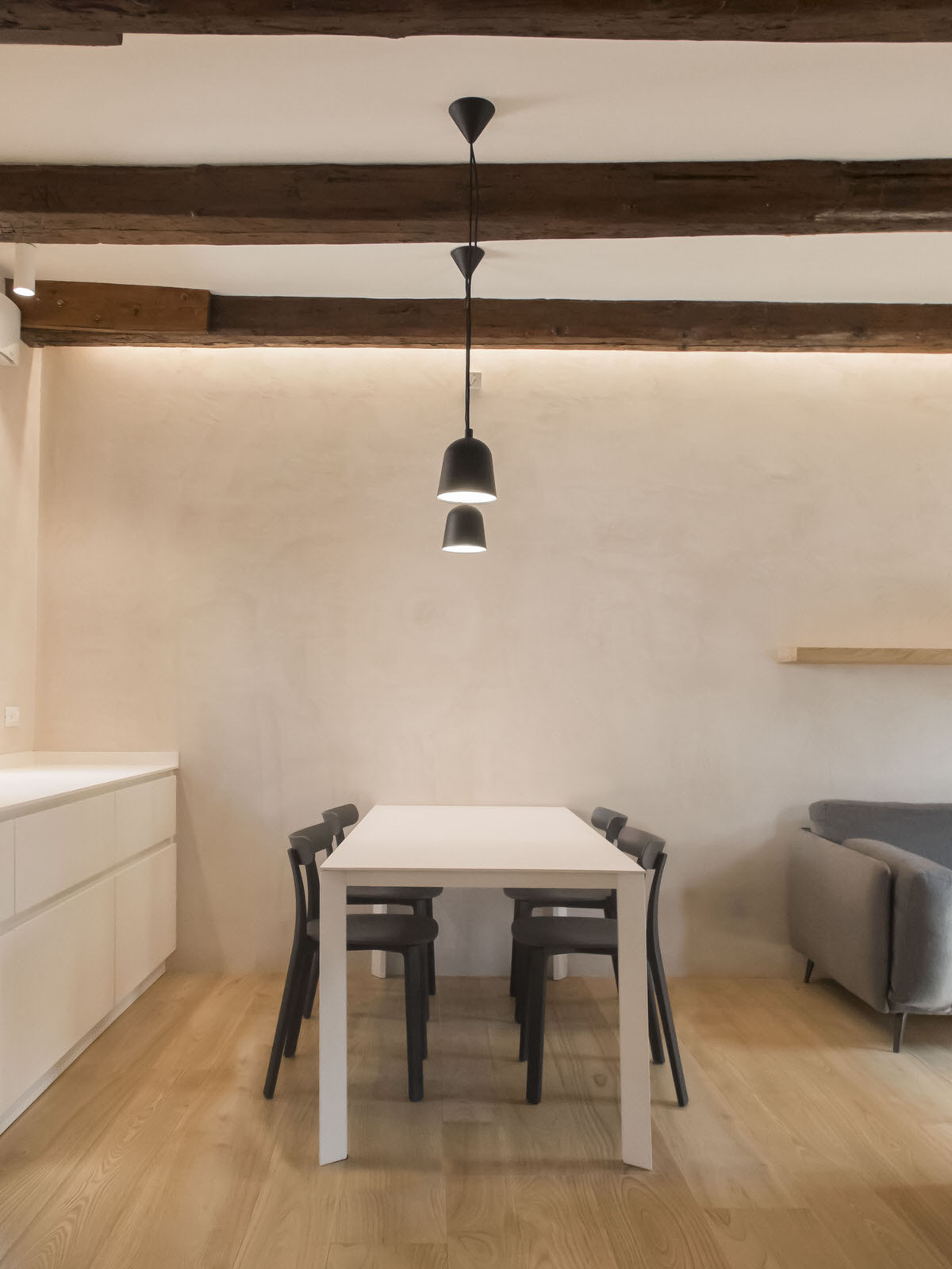 威尼斯垂直公寓 | 自然材料与开放式设计的完美融合-12