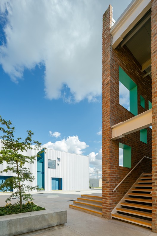 塔莱尼学校 阿罗工作室-41