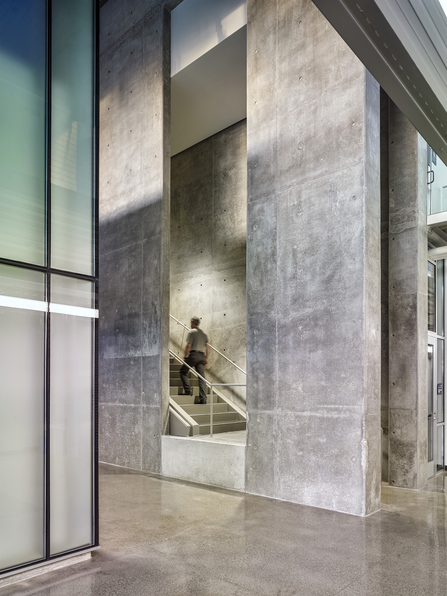 贝茨先进技术中心 | 沉浸式教学空间与透明度设计-6