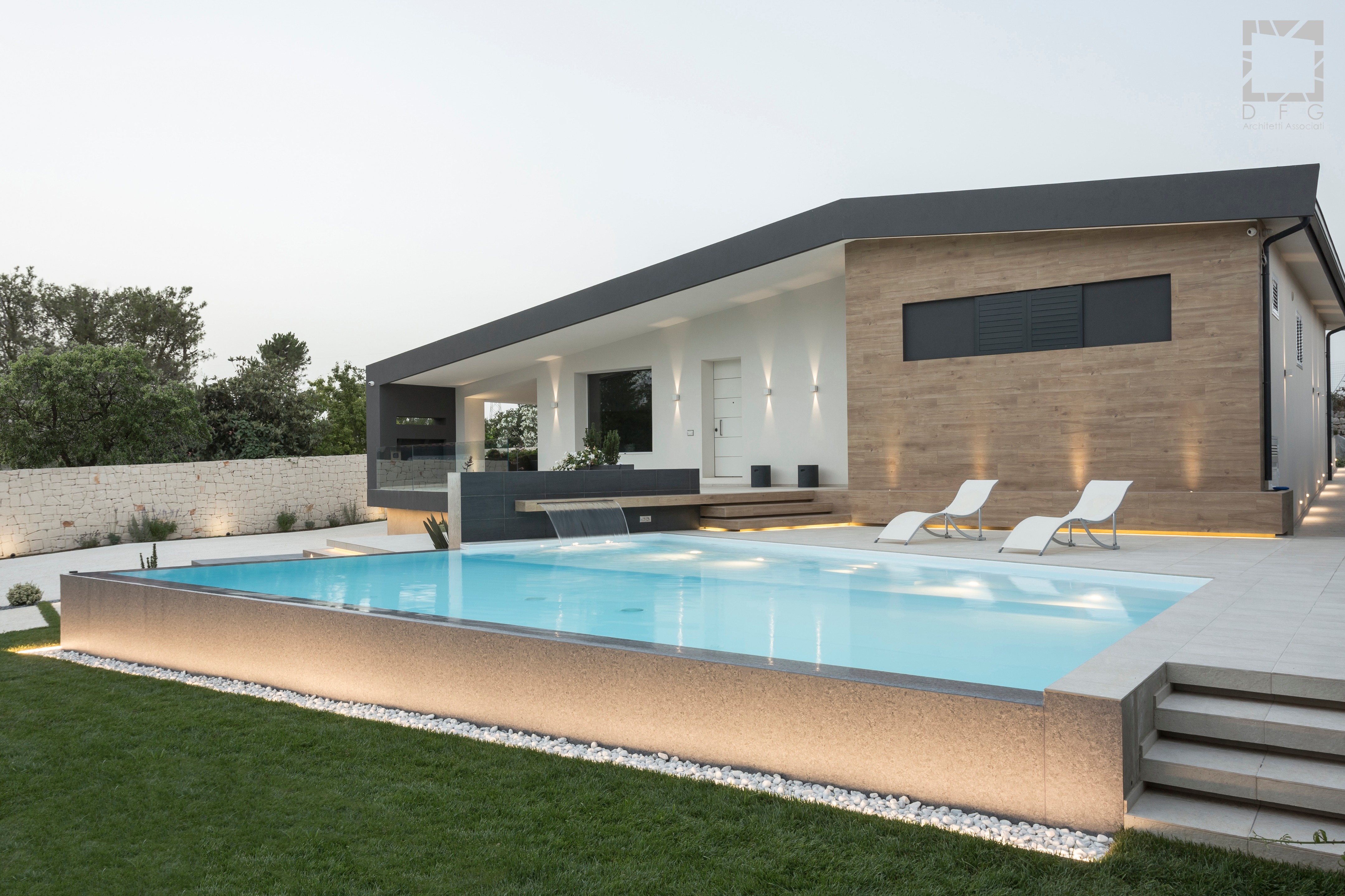 乡间别墅的屋顶奇观-24