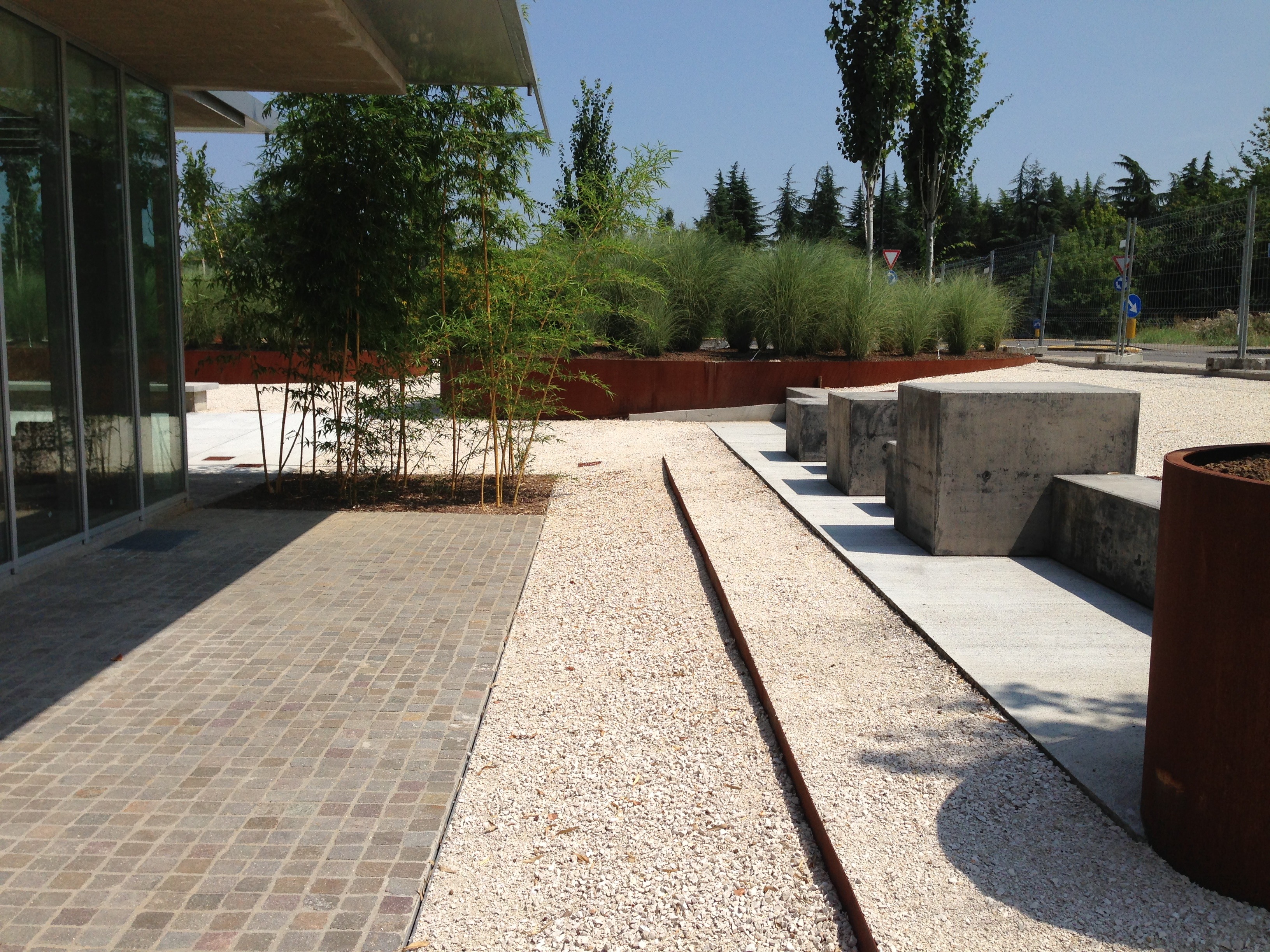 2015 年完成的 Palapa 项目，将工业遗址改造为时尚咖啡馆-13