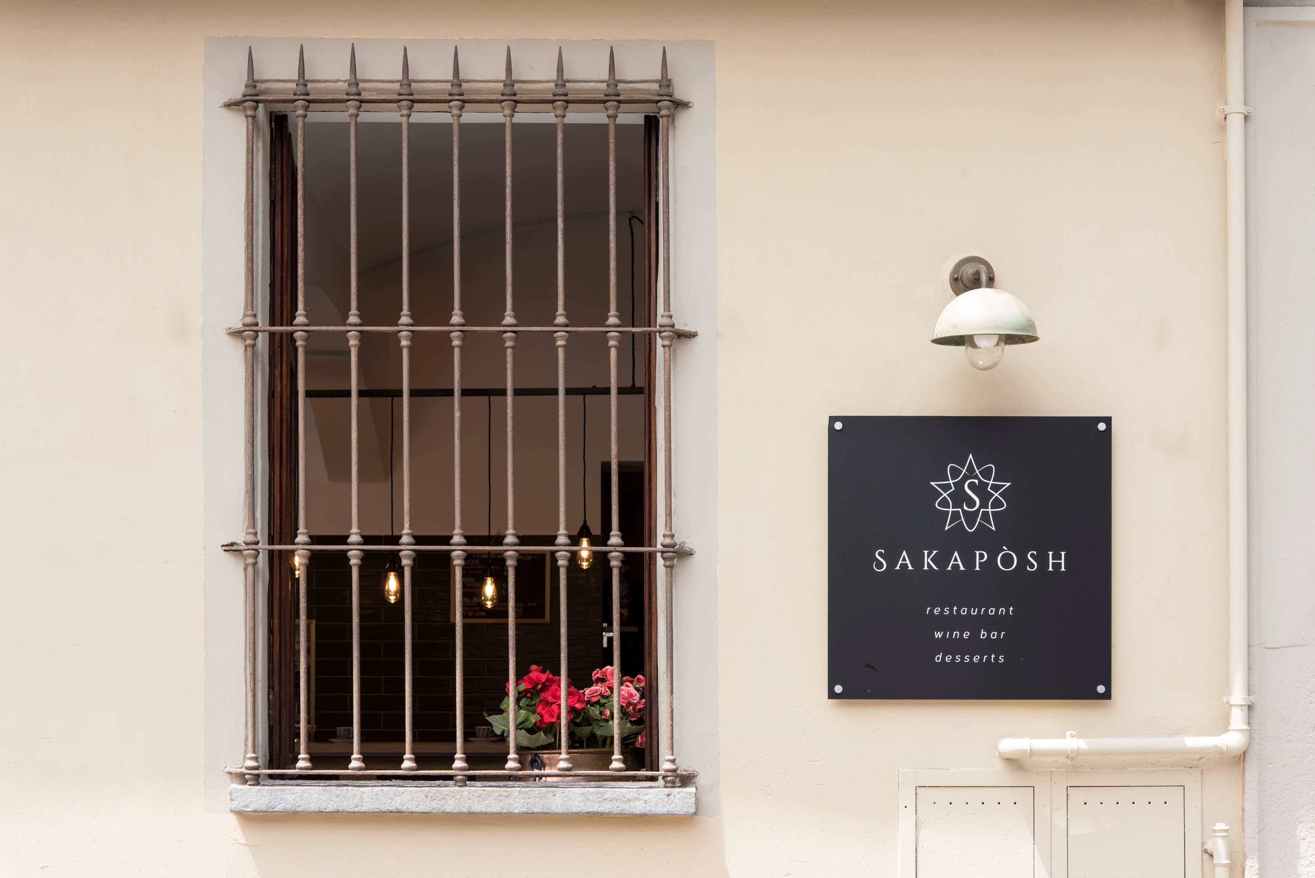 融合传统与创新的意大利餐厅设计-35