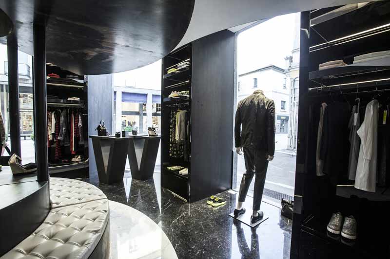 意式风情建筑复兴,打造连续流动的购物空间-4