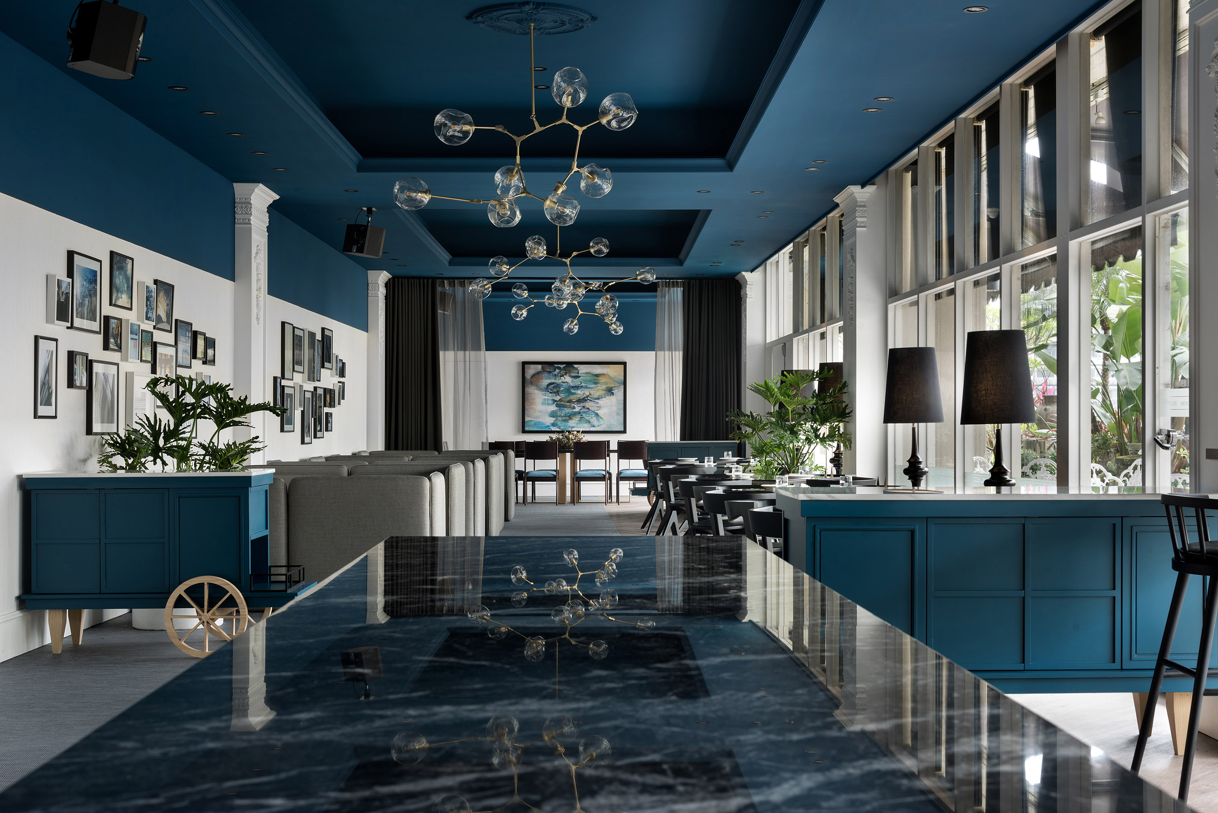 台北 Showtime 影院 Show Cafe' · 蓝色湖泊空间营造-7