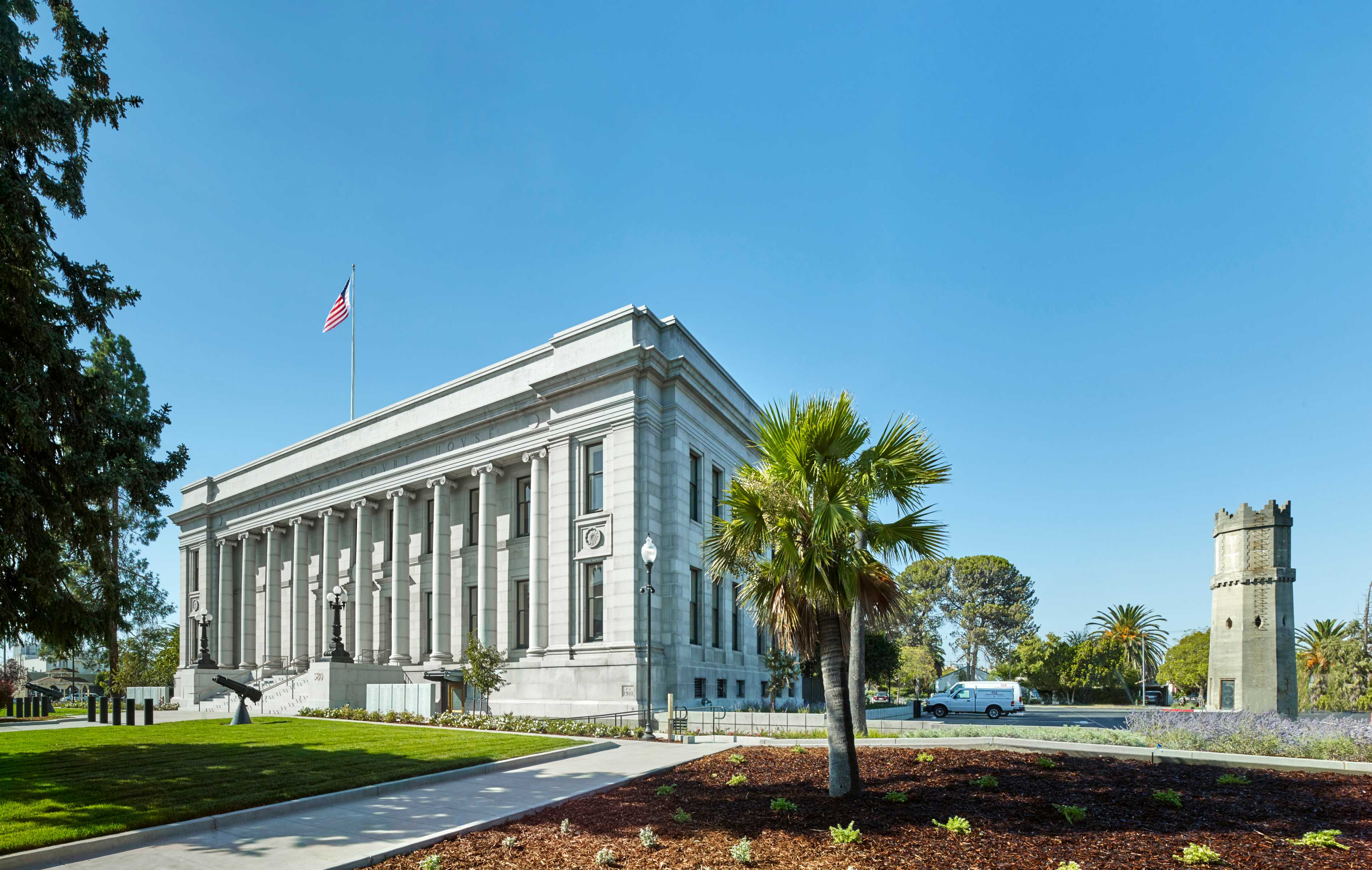 旧索拉诺法院历史翻新-0