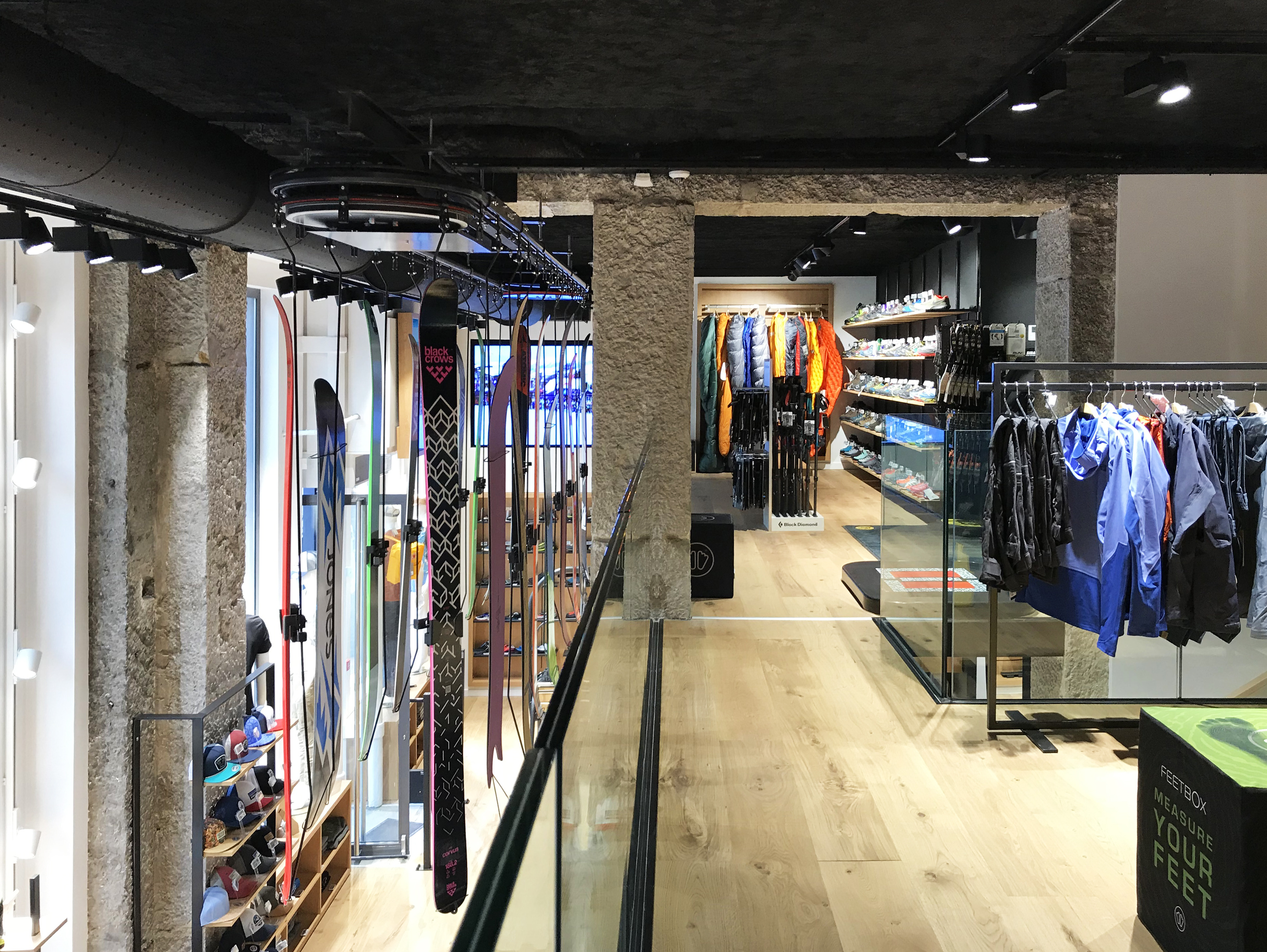 雪领者 Lyon 旗舰店-11