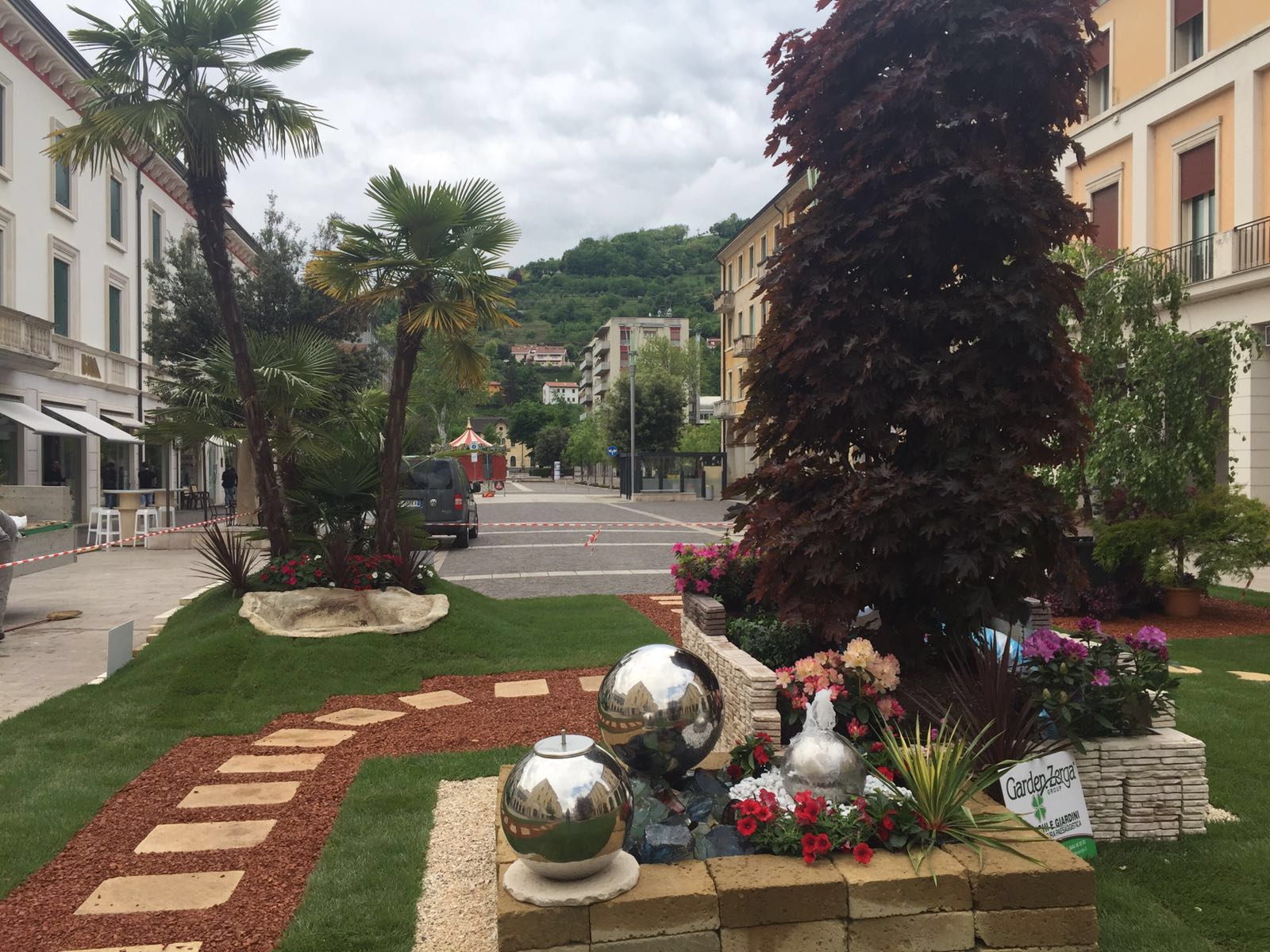 2016 年意大利公共广场家具定制案例-3