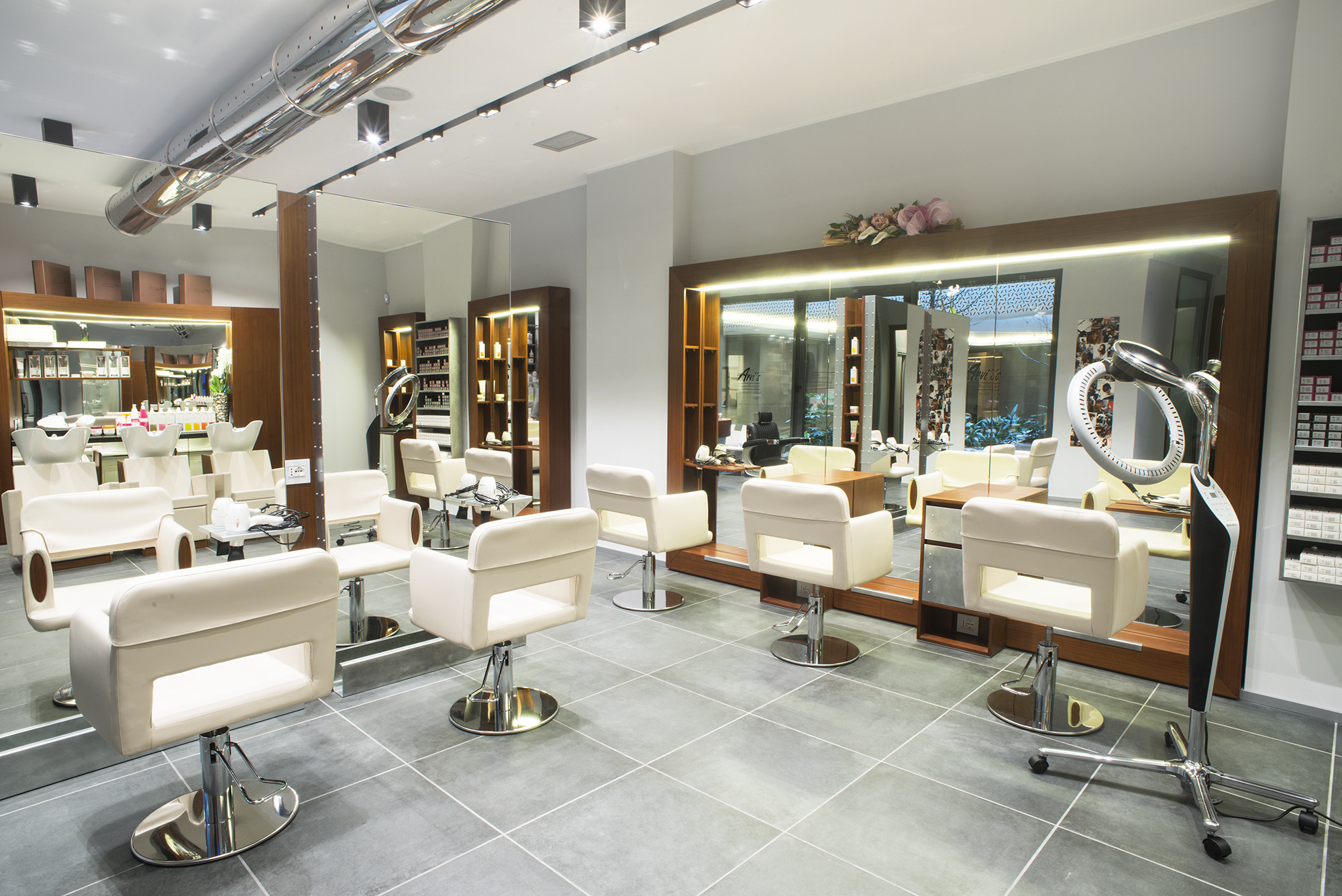 意大利 Takara Belmont 美容院设计-5