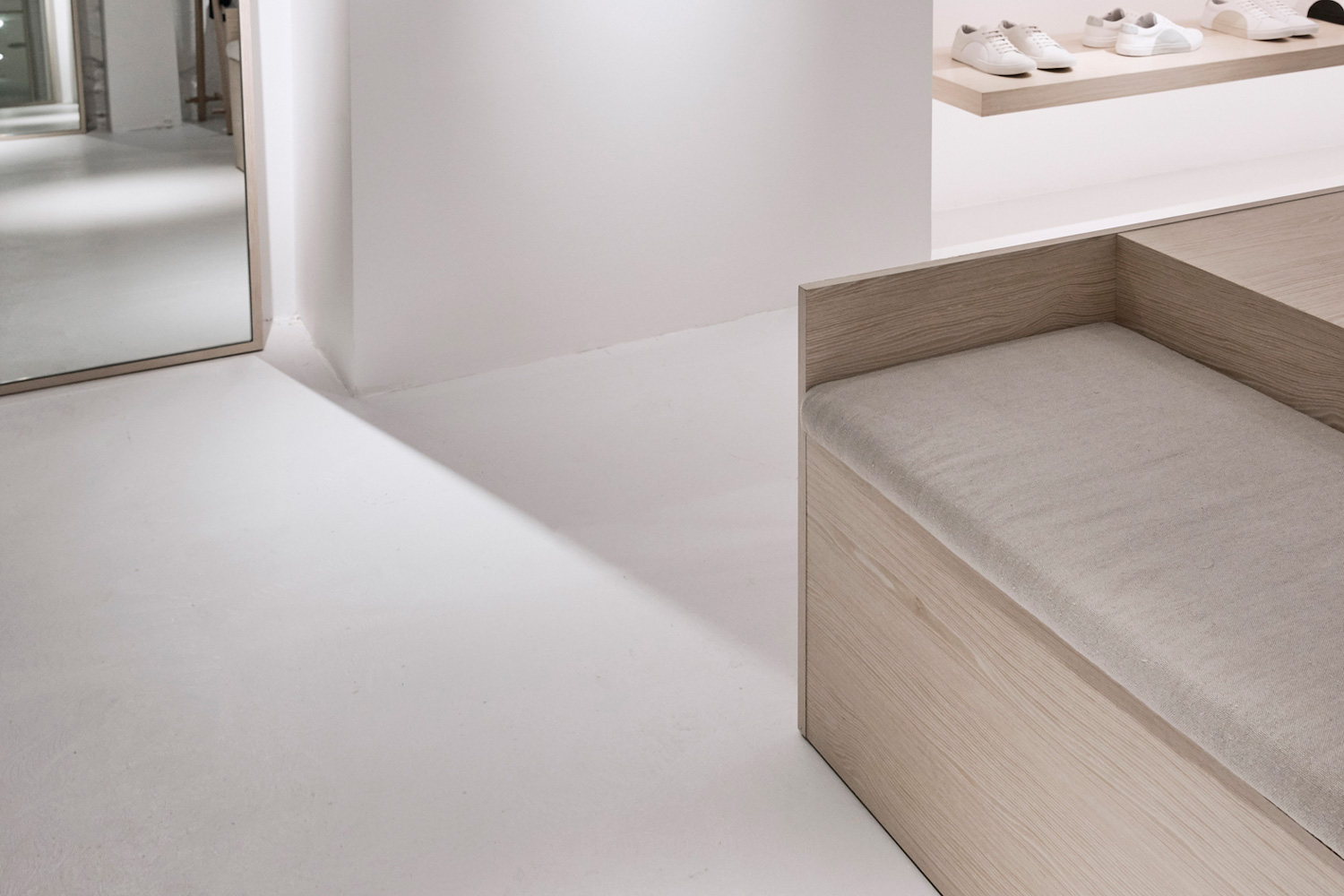 澳大利亚 Bassike 帕丁顿旗舰店转型，极简风格融入混凝土庭院-33