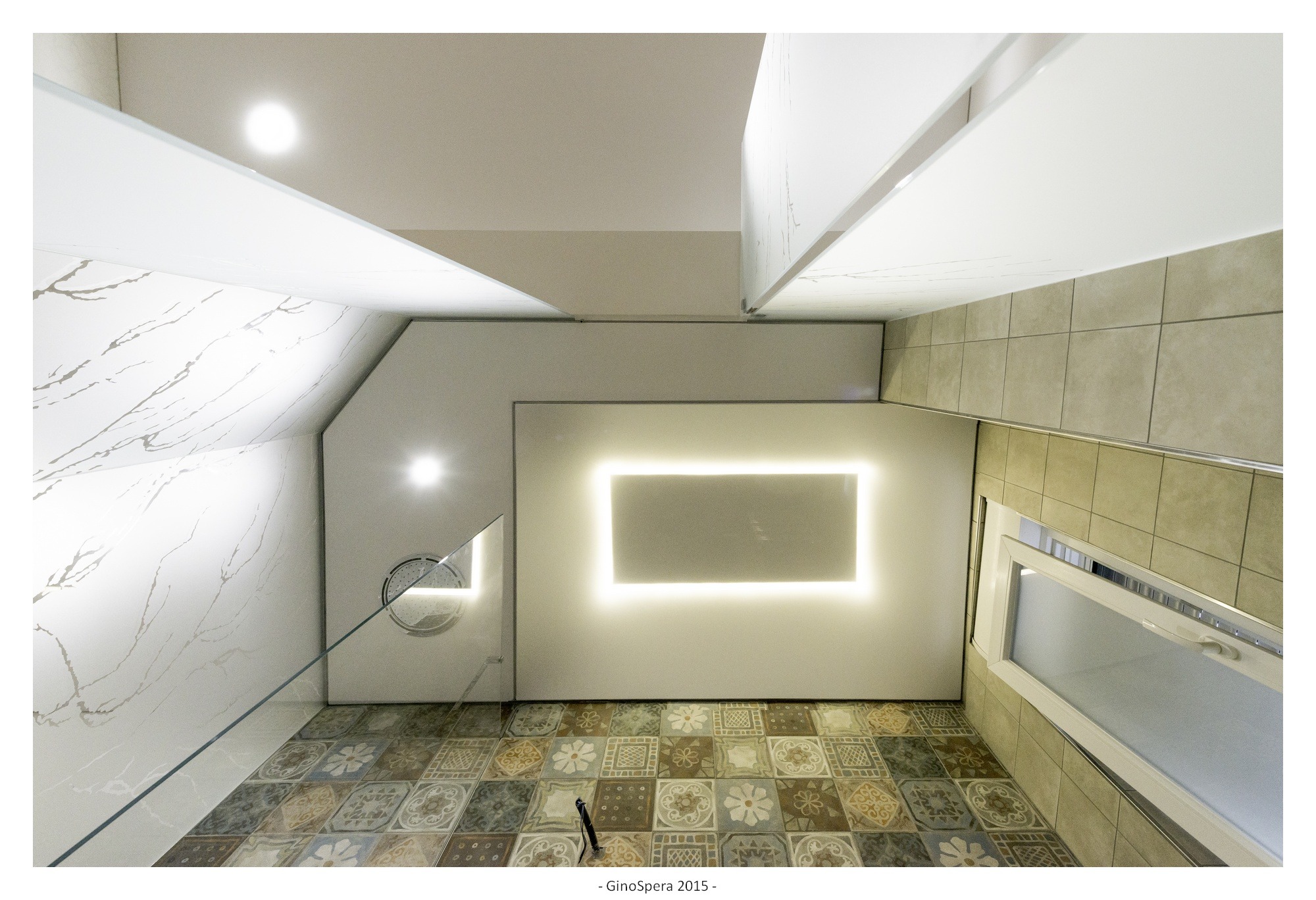 卧室带卫生间的水晶设计公寓-3