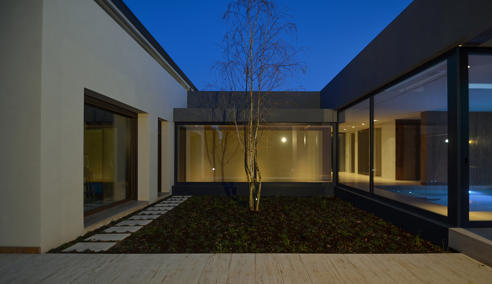 2018 年完成的意大利 60 年代住宅翻新设计-9