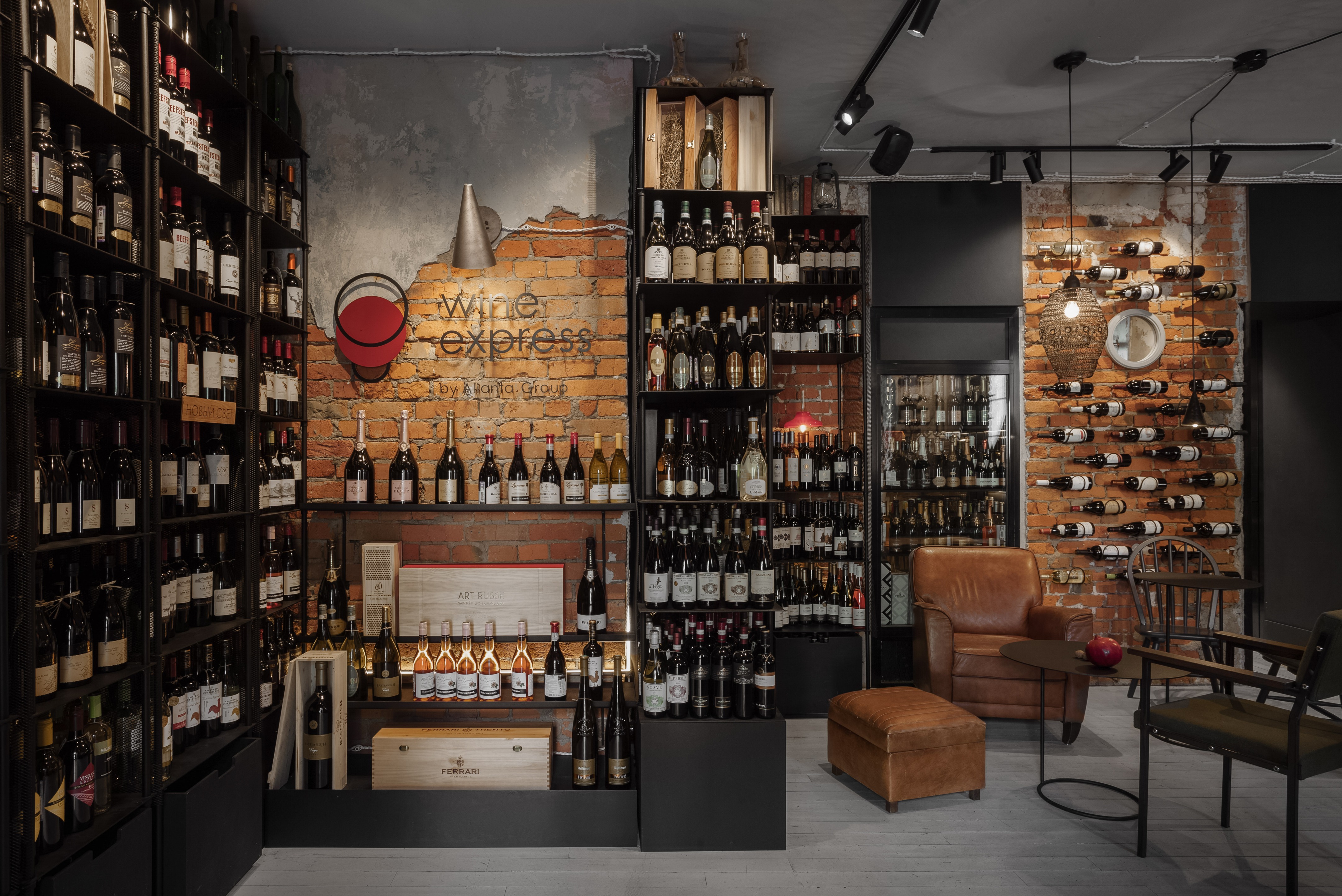 2018 年完成的 Wine Express 商店室内设计案例-2