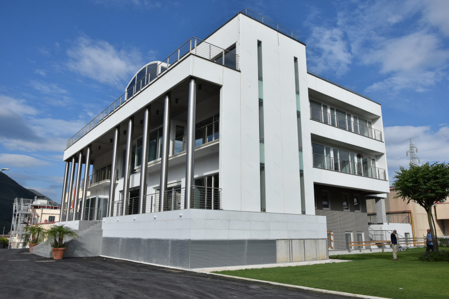 Mauro 印刷厂办公楼 | 现代办公空间的和谐融合-9