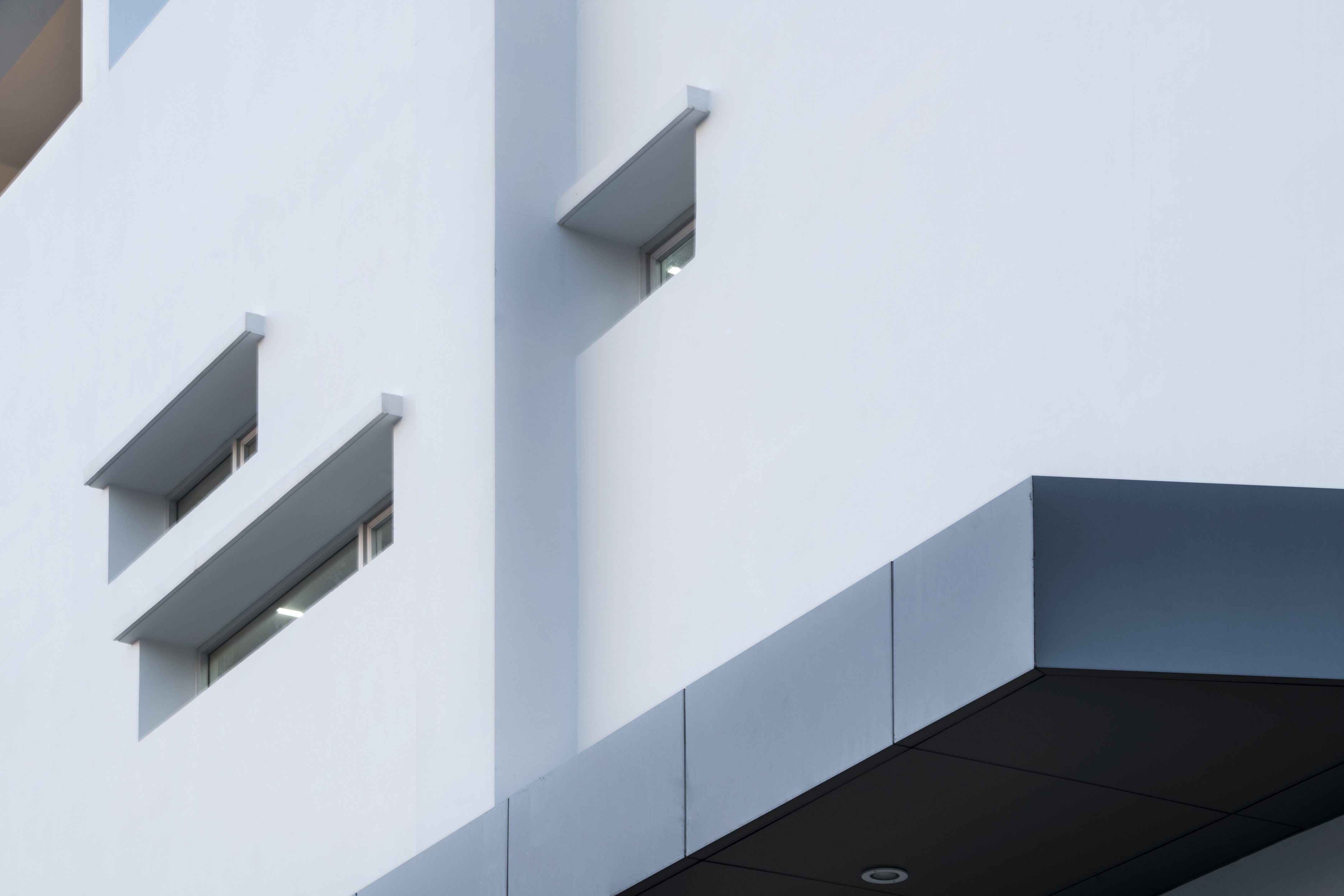 泰国曼谷 Pathumthani 金店 | 红金相映,现代与传统的完美融合-15