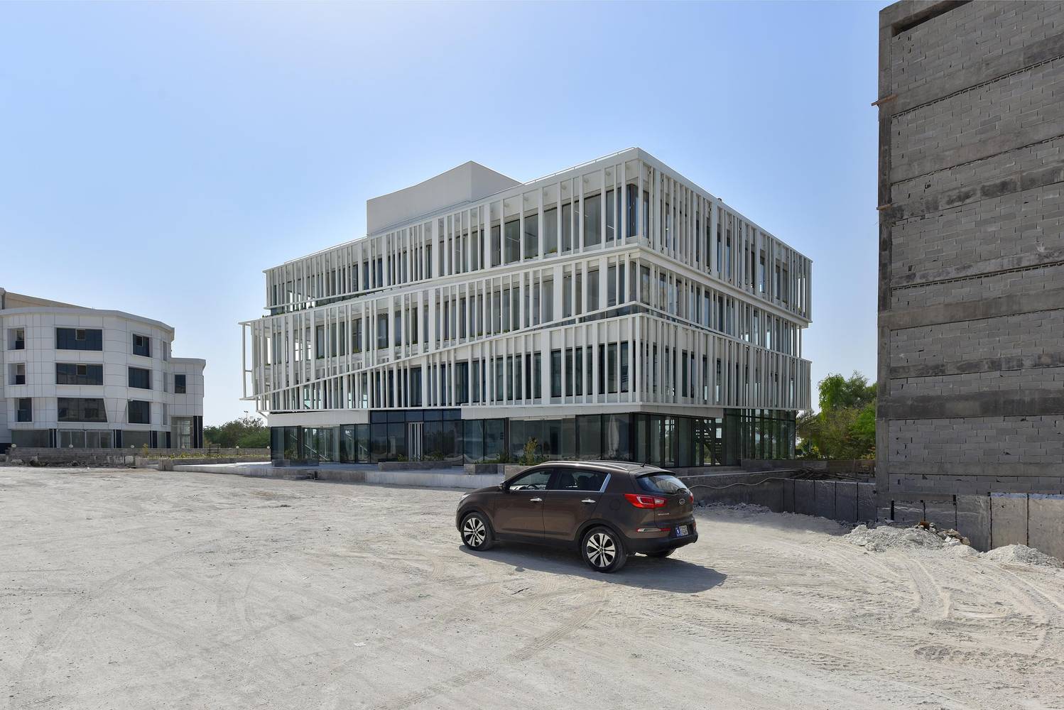 基什双层壳绿色办公建筑-35