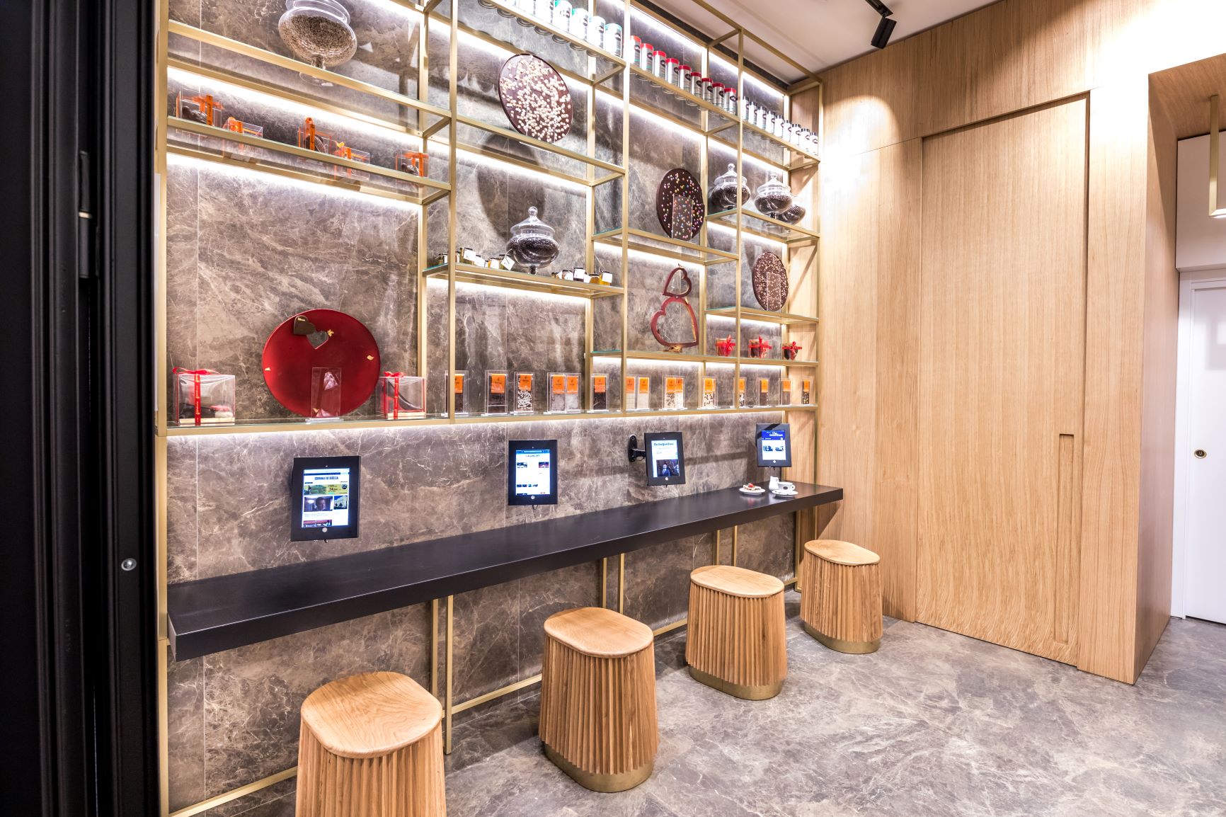 旋转咖啡巧克力 2018 年室内设计案例-4