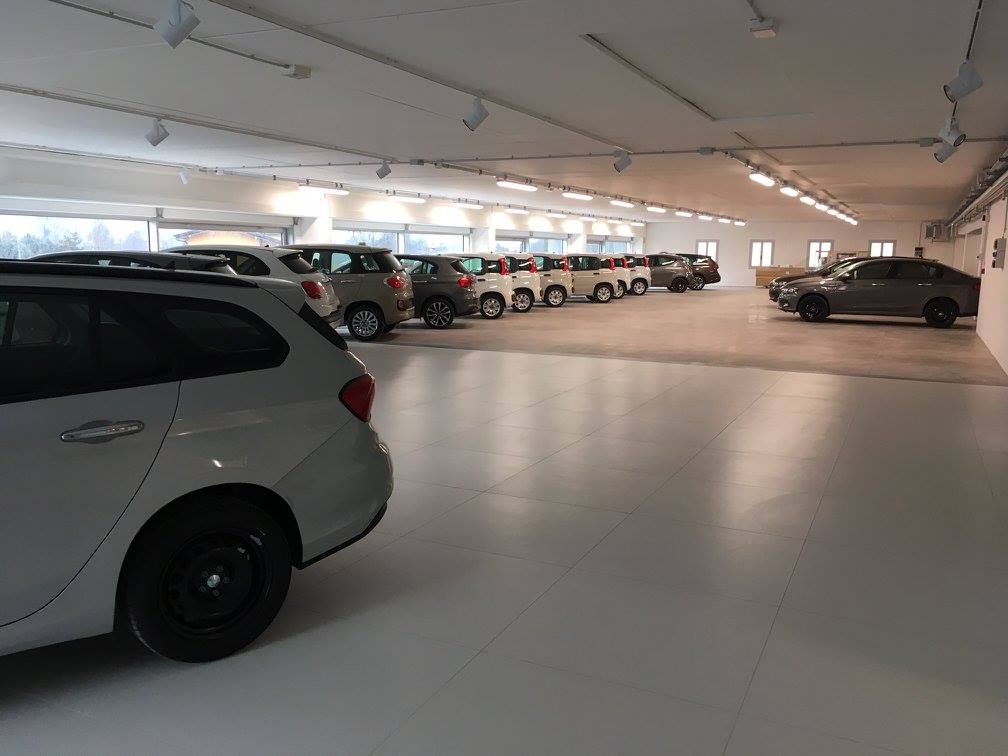 改造意大利厂房 打造现代汽车销售展示空间-22