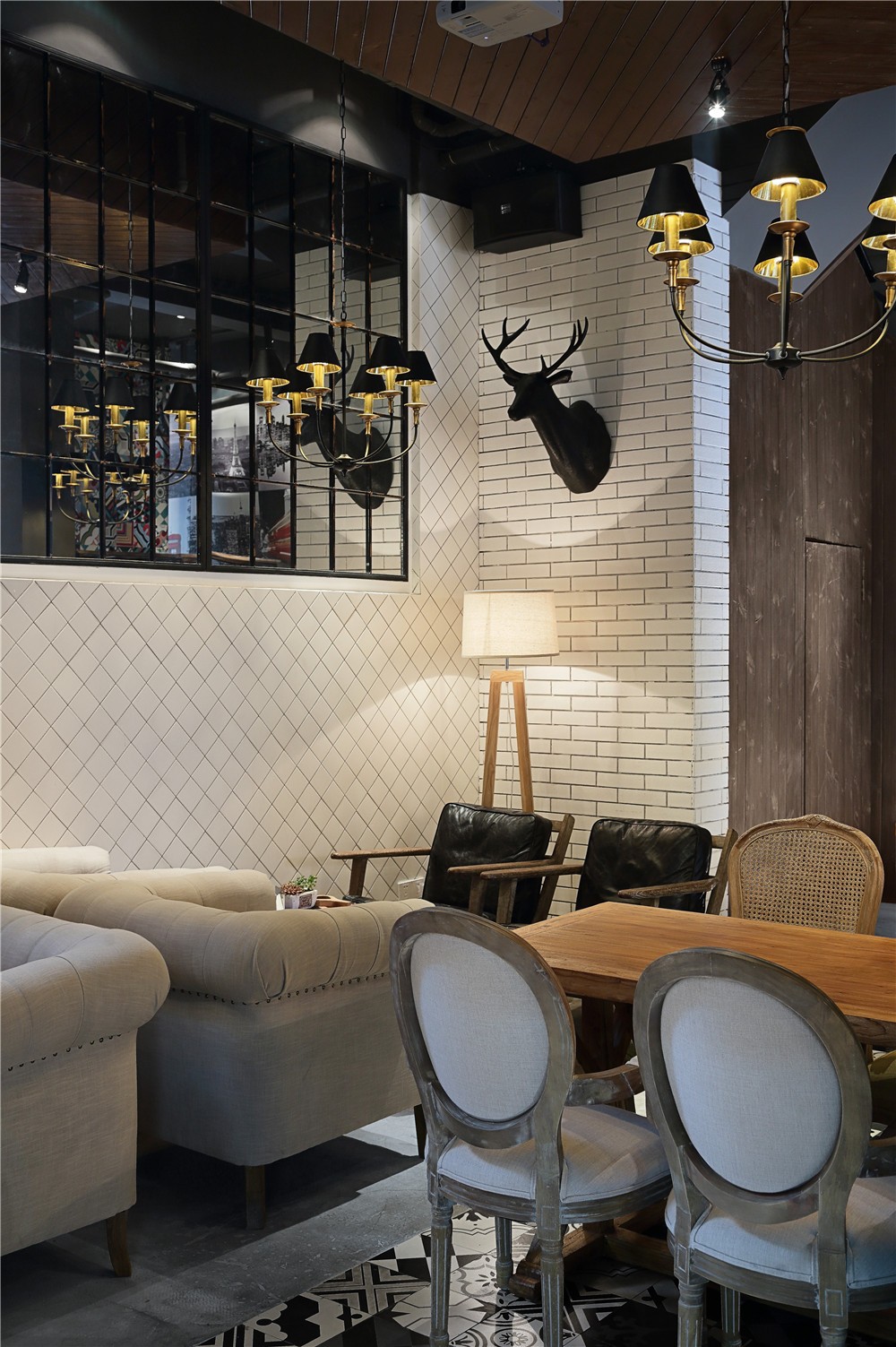 浪漫法式混搭，镇江享咖啡馆营造温馨小资空间-6