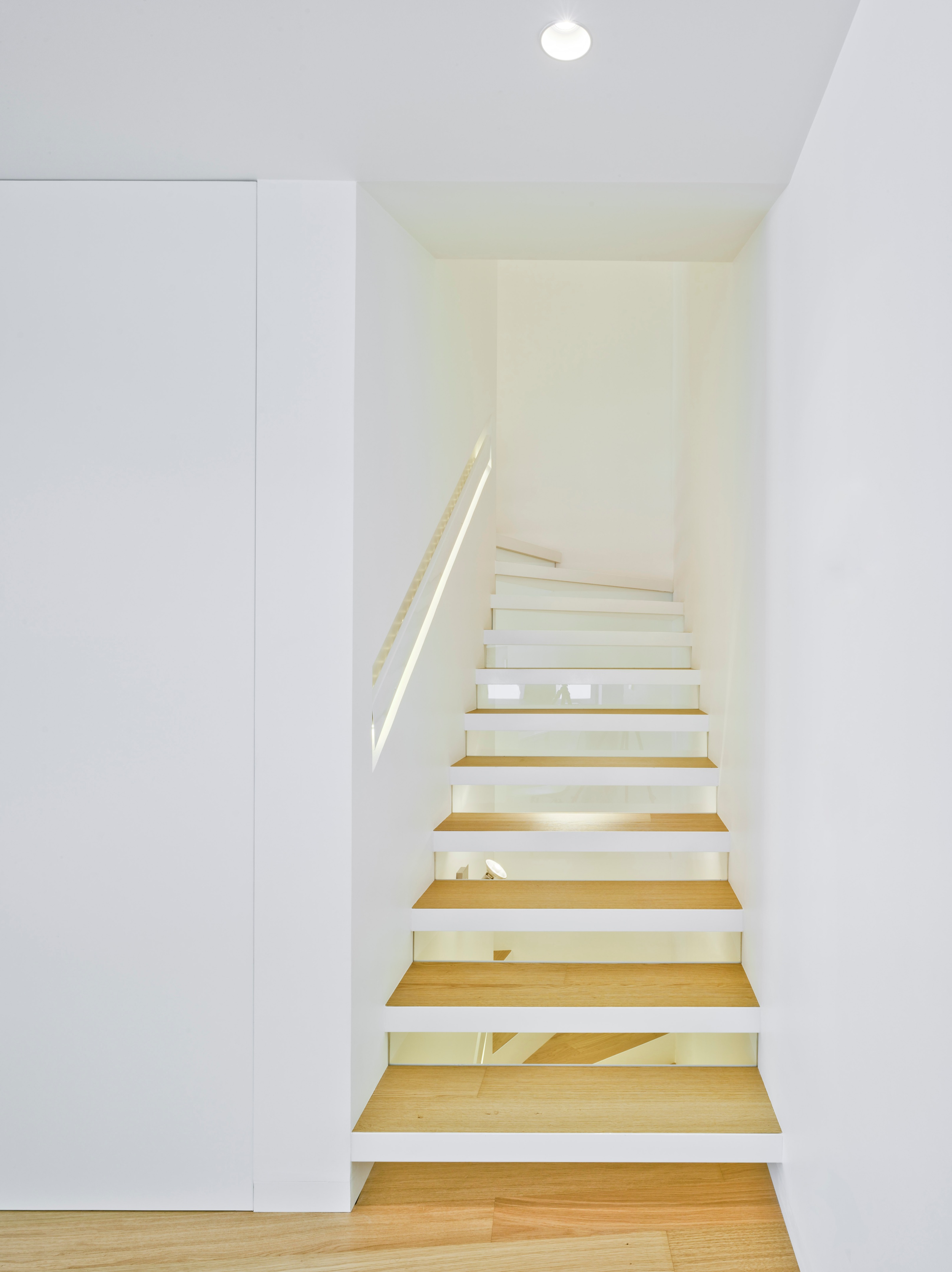 空间优化与功能融合的西班牙住宅改造-18