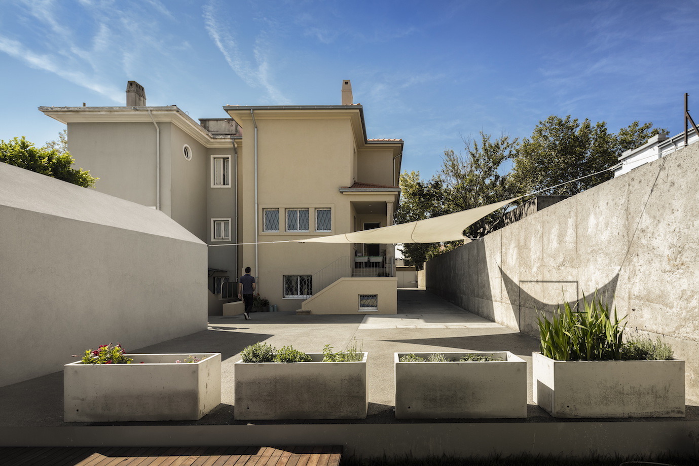 色彩点亮生活，翻新打造现代宜居空间-48