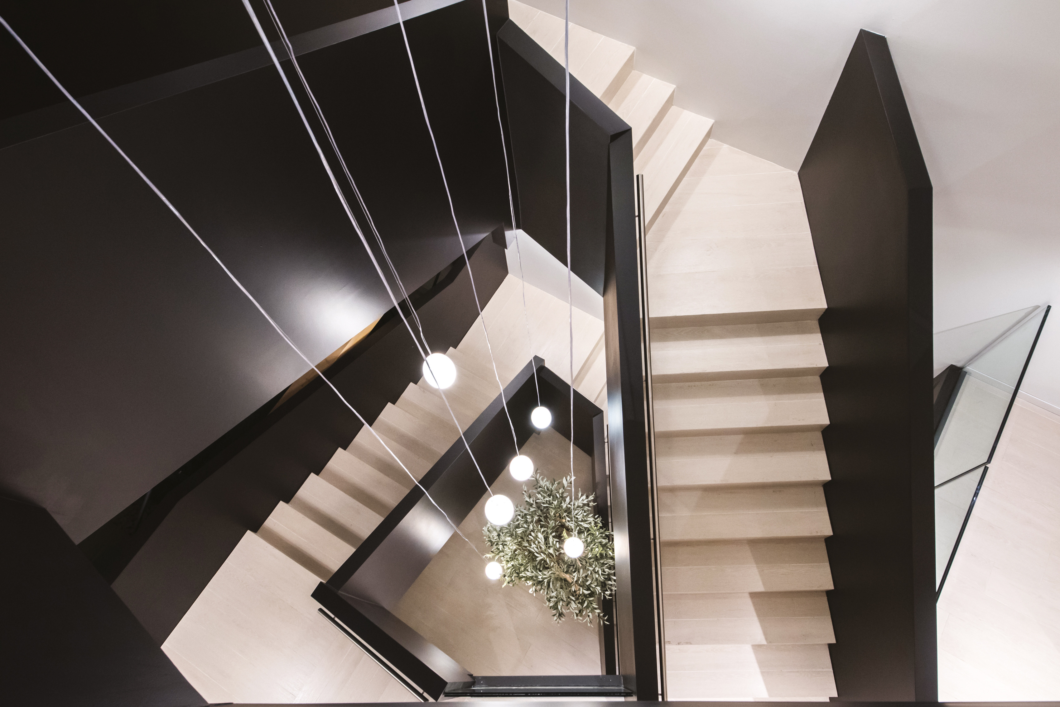 绿意盎然,灵活创新的 Atrium Center 办公空间-5