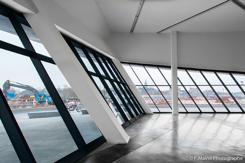 2015 年完成的比利时蒙斯市政府大楼室内设计-25